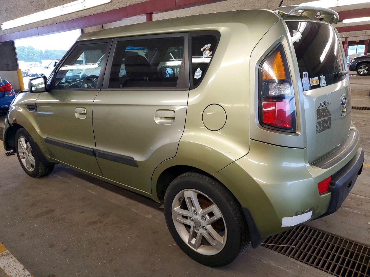 2010 Kia Soul + Green vin: KNDJT2A20A7106514