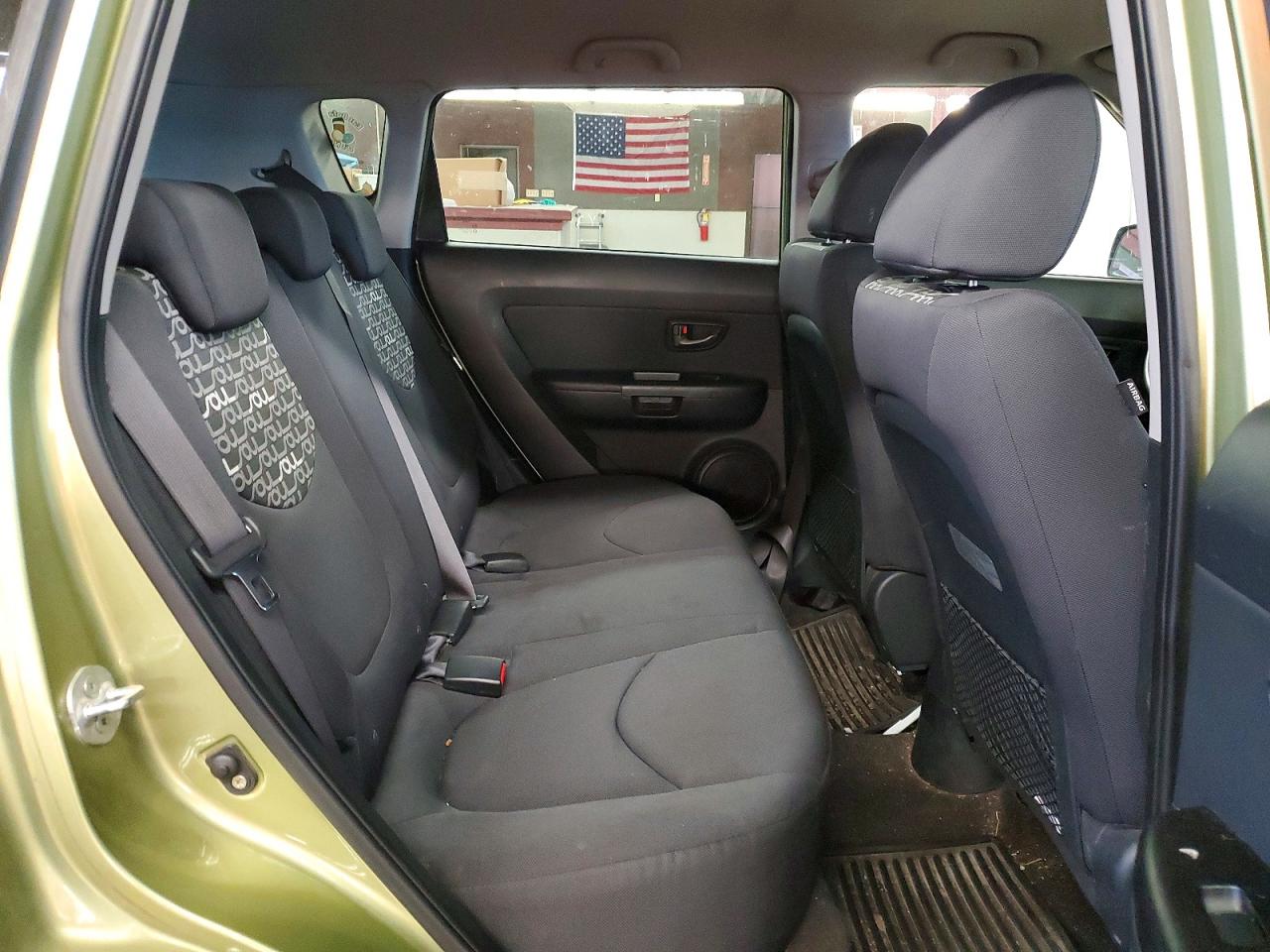 2010 Kia Soul + Green vin: KNDJT2A20A7106514