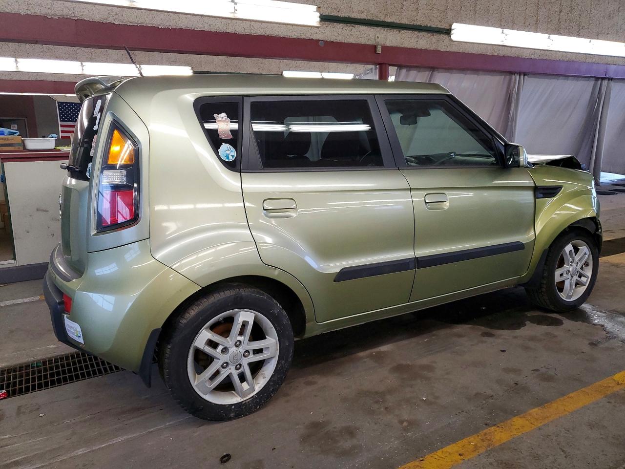 2010 Kia Soul + Green vin: KNDJT2A20A7106514