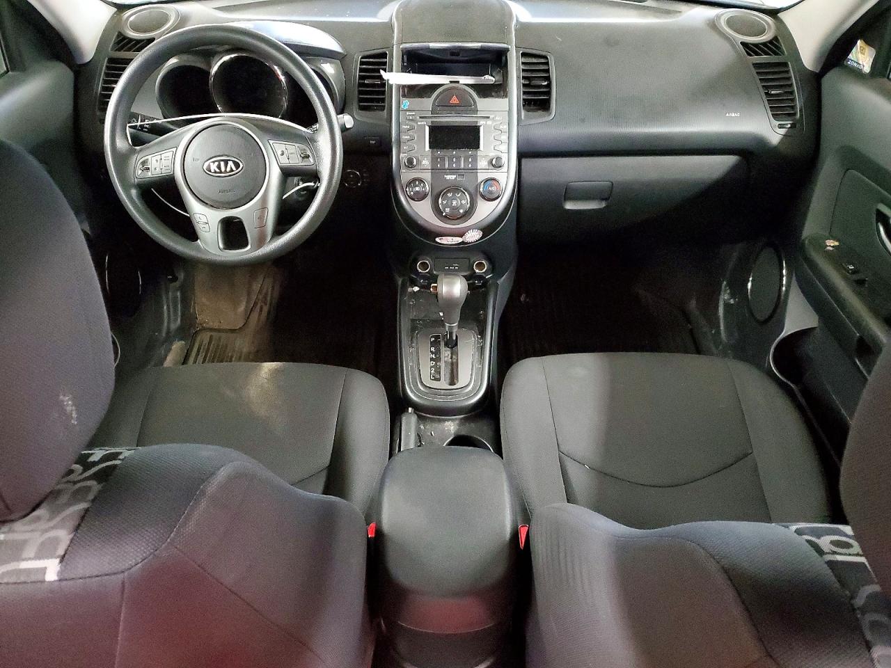 2010 Kia Soul + Green vin: KNDJT2A20A7106514