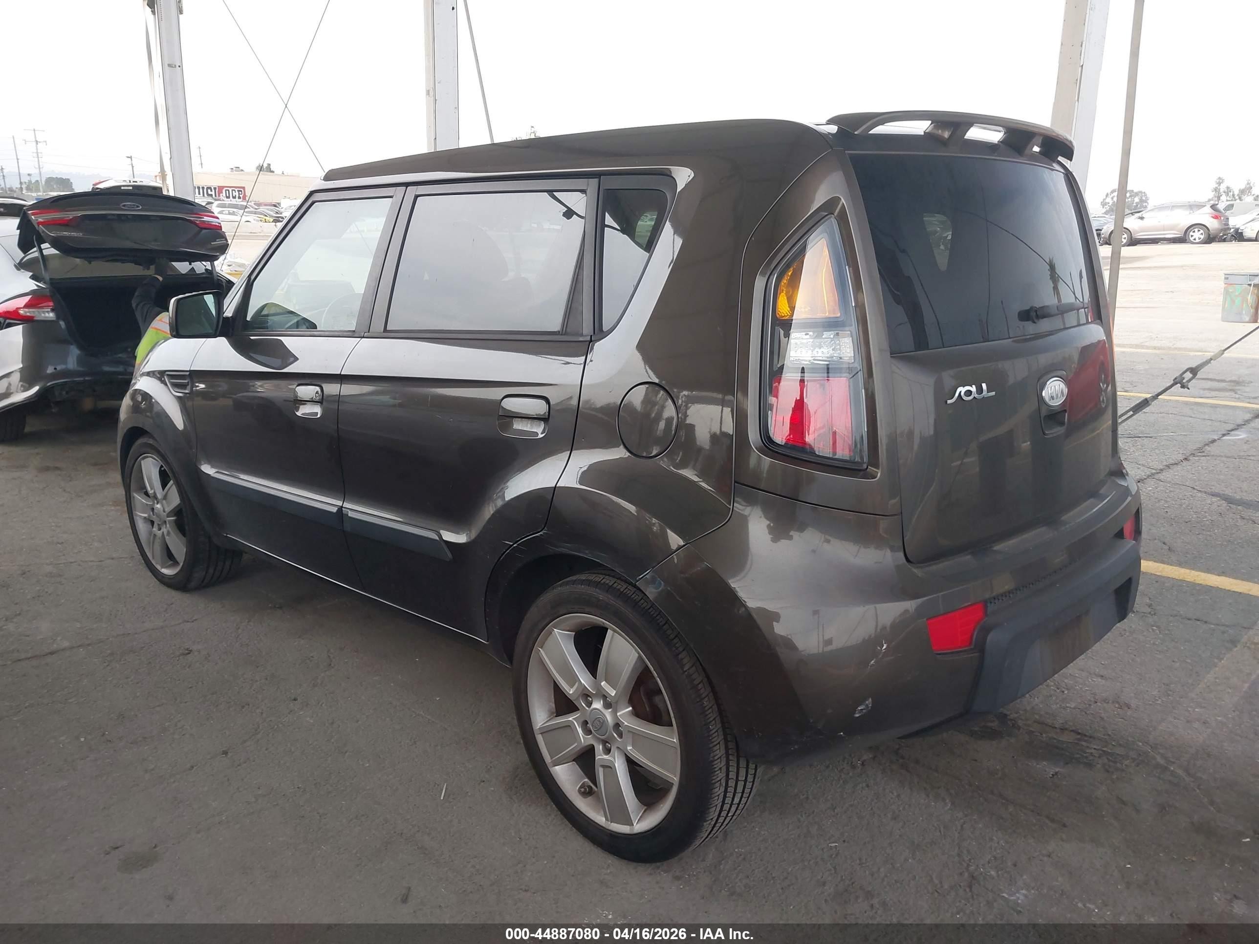 2010 Kia Soul ! Brown vin: KNDJT2A20A7124026