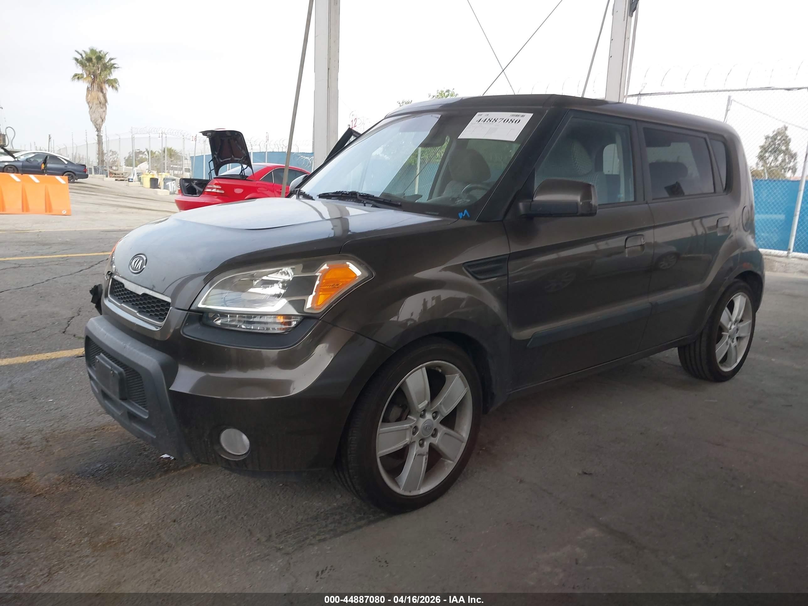 2010 Kia Soul ! Brown vin: KNDJT2A20A7124026