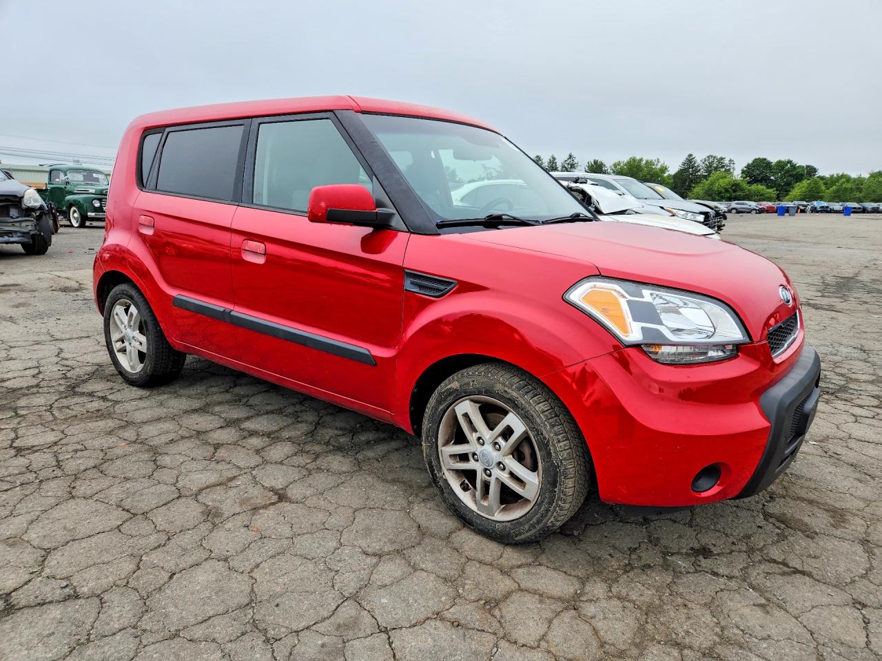 2010 Kia Soul + Red vin: KNDJT2A20A7172271