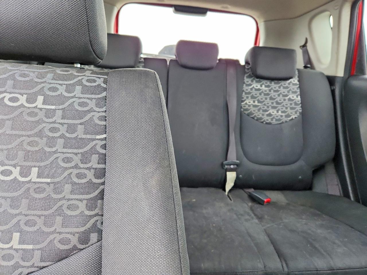 2010 Kia Soul + Red vin: KNDJT2A20A7172271