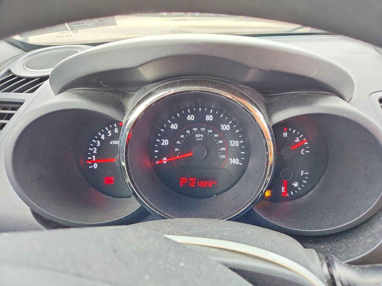 2010 Kia Soul + Red vin: KNDJT2A20A7172271