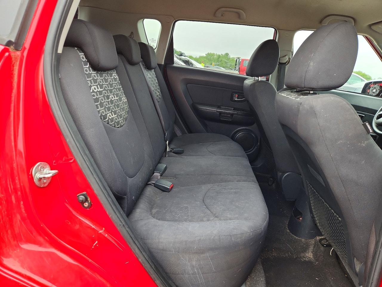 2010 Kia Soul + Red vin: KNDJT2A20A7172271