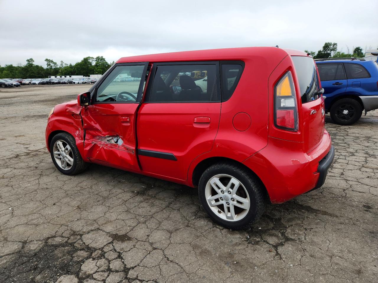 2010 Kia Soul + Red vin: KNDJT2A20A7172271