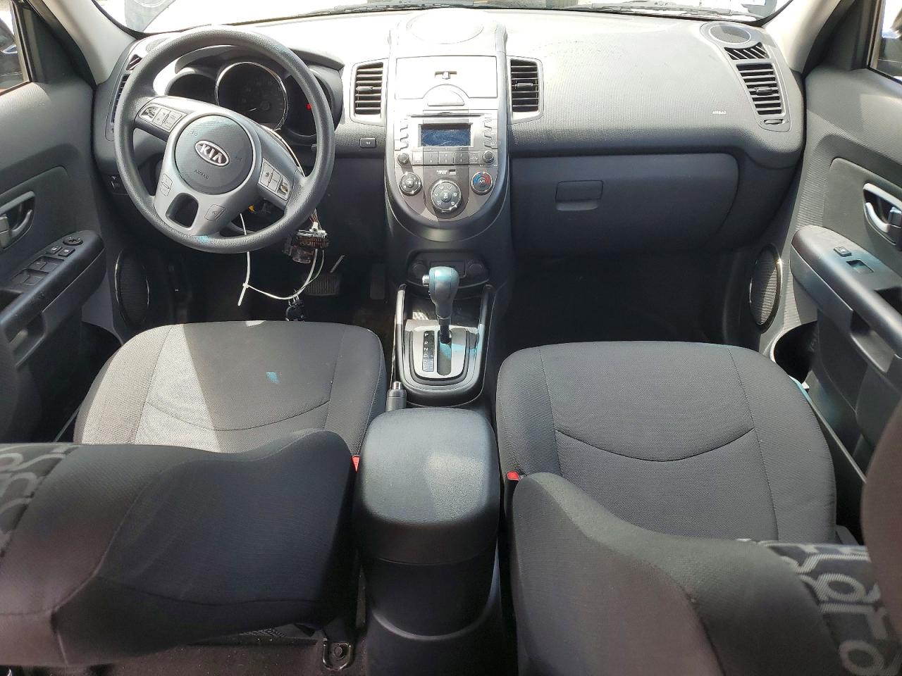 2010 Kia Soul + Black vin: KNDJT2A20A7184064