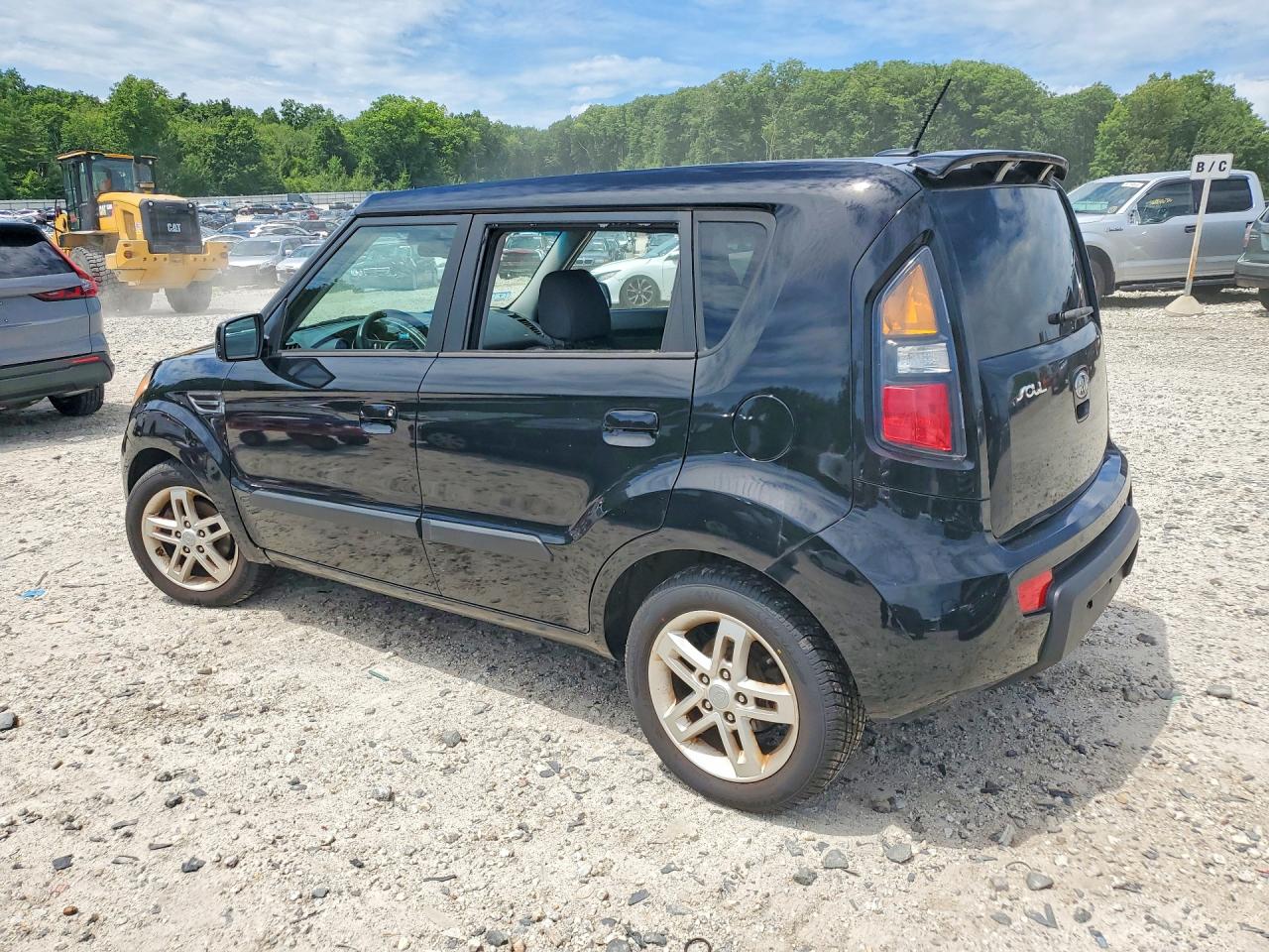 2010 Kia Soul + Black vin: KNDJT2A20A7184064