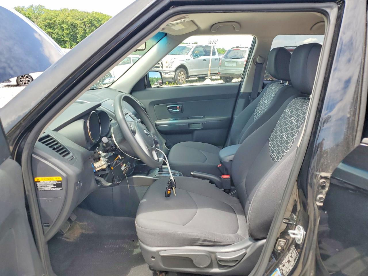 2010 Kia Soul + Black vin: KNDJT2A20A7184064