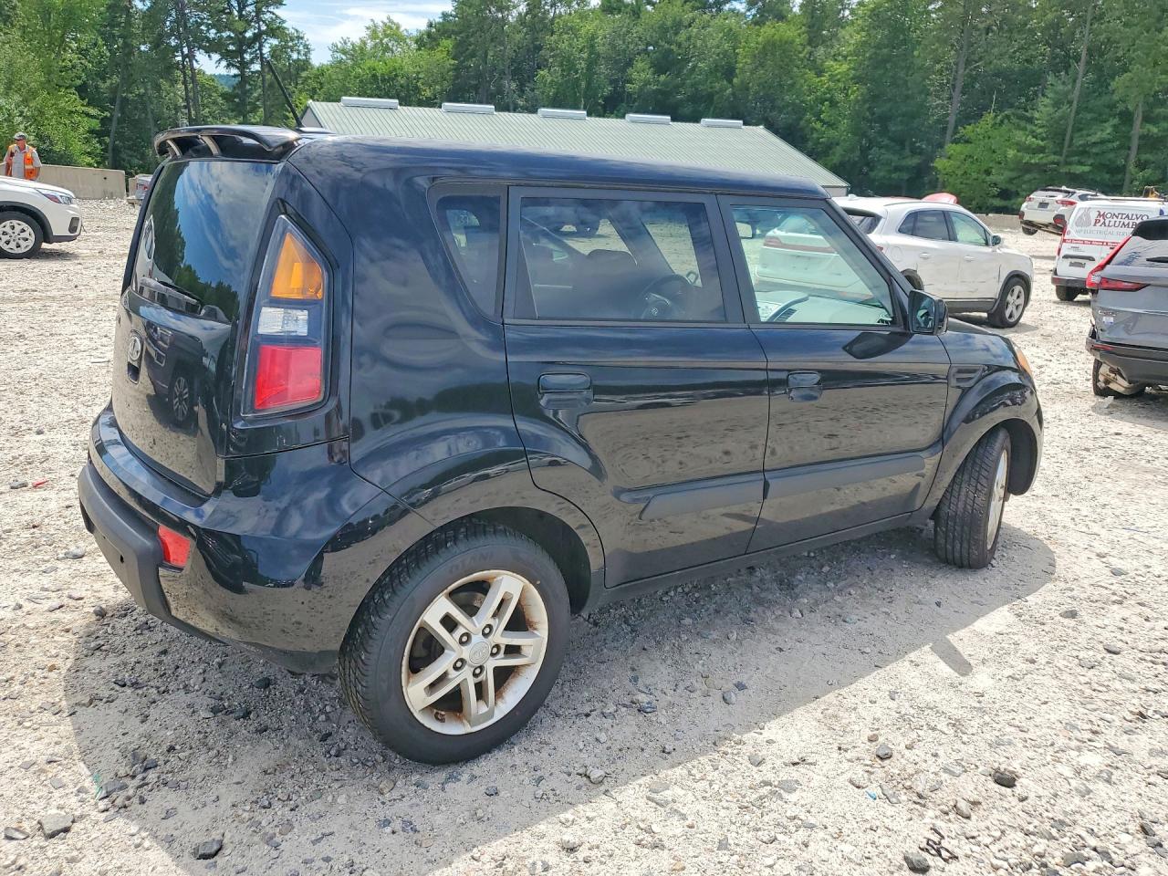 2010 Kia Soul + Black vin: KNDJT2A20A7184064