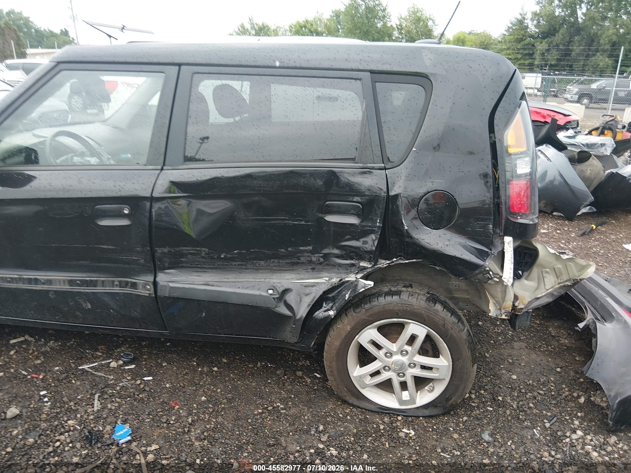 2010 Kia Soul + Black vin: KNDJT2A20A7700195
