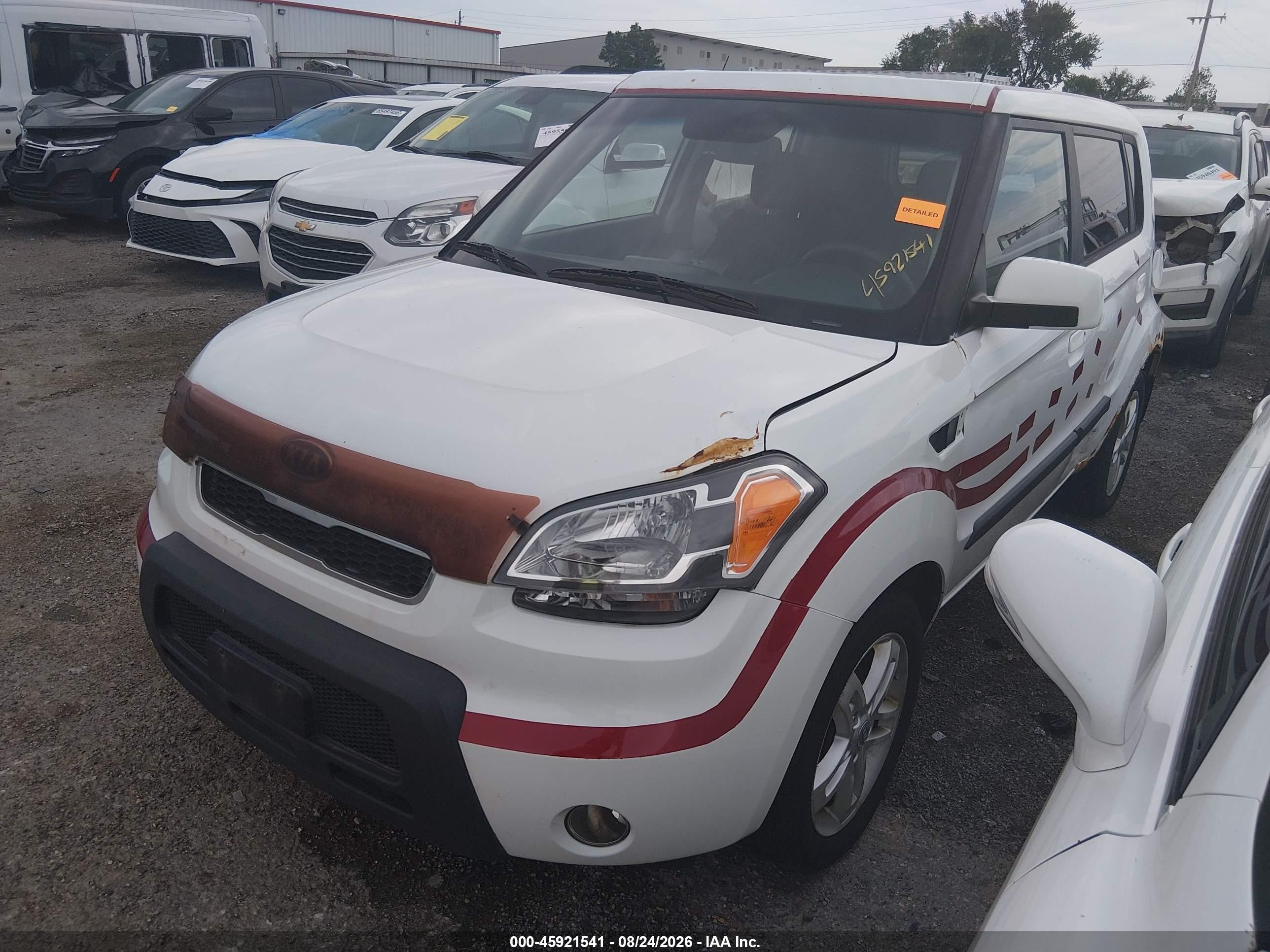 2010 Kia Soul + White vin: KNDJT2A20A7702562