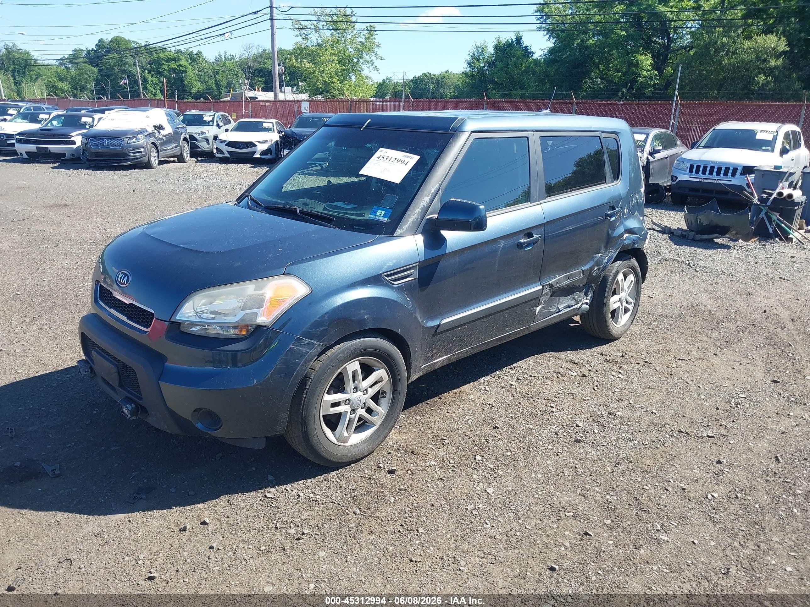 2011 Kia Soul + Серый vin: KNDJT2A20B7195602