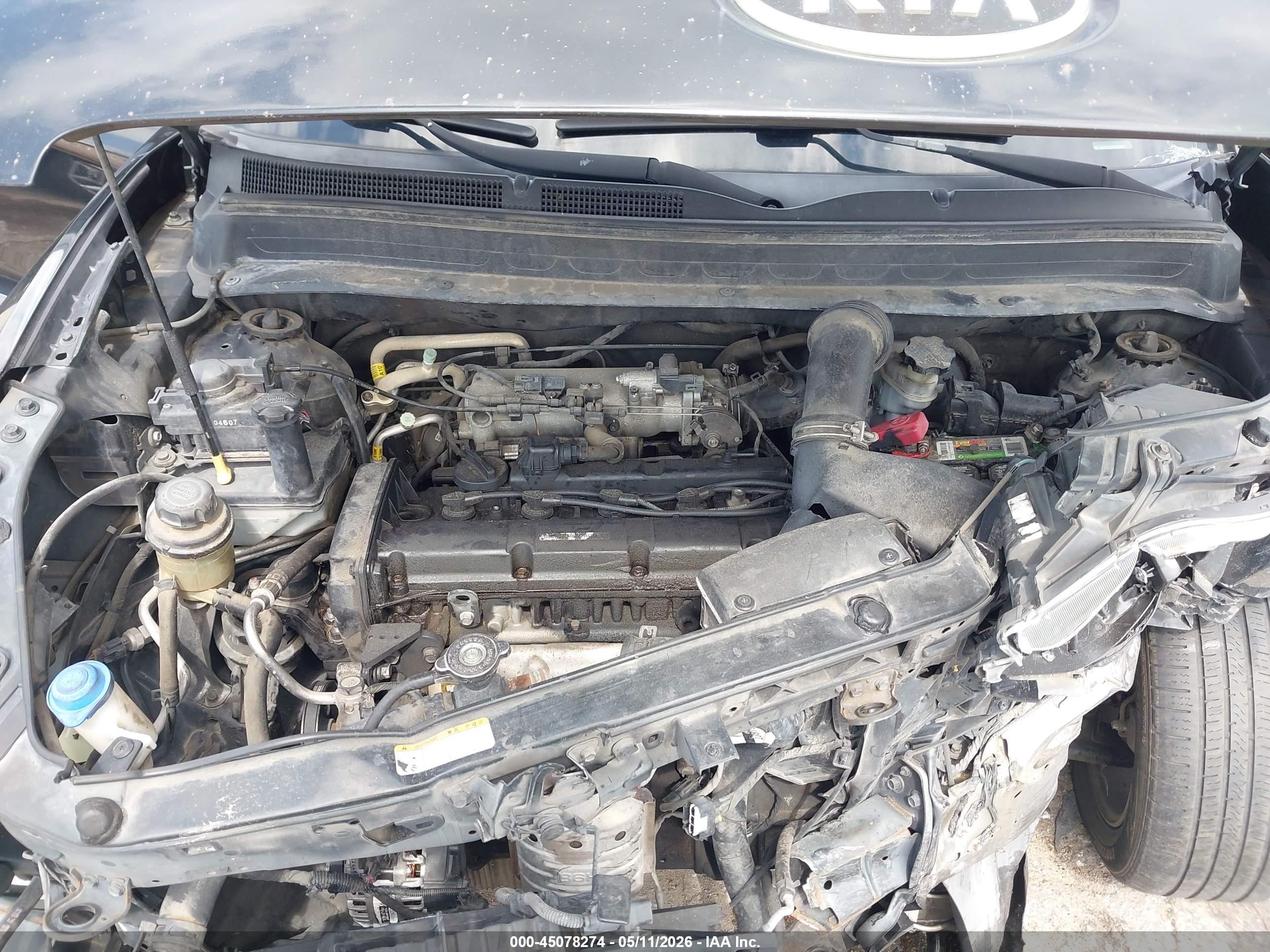 2011 Kia Soul + Black vin: KNDJT2A20B7195857