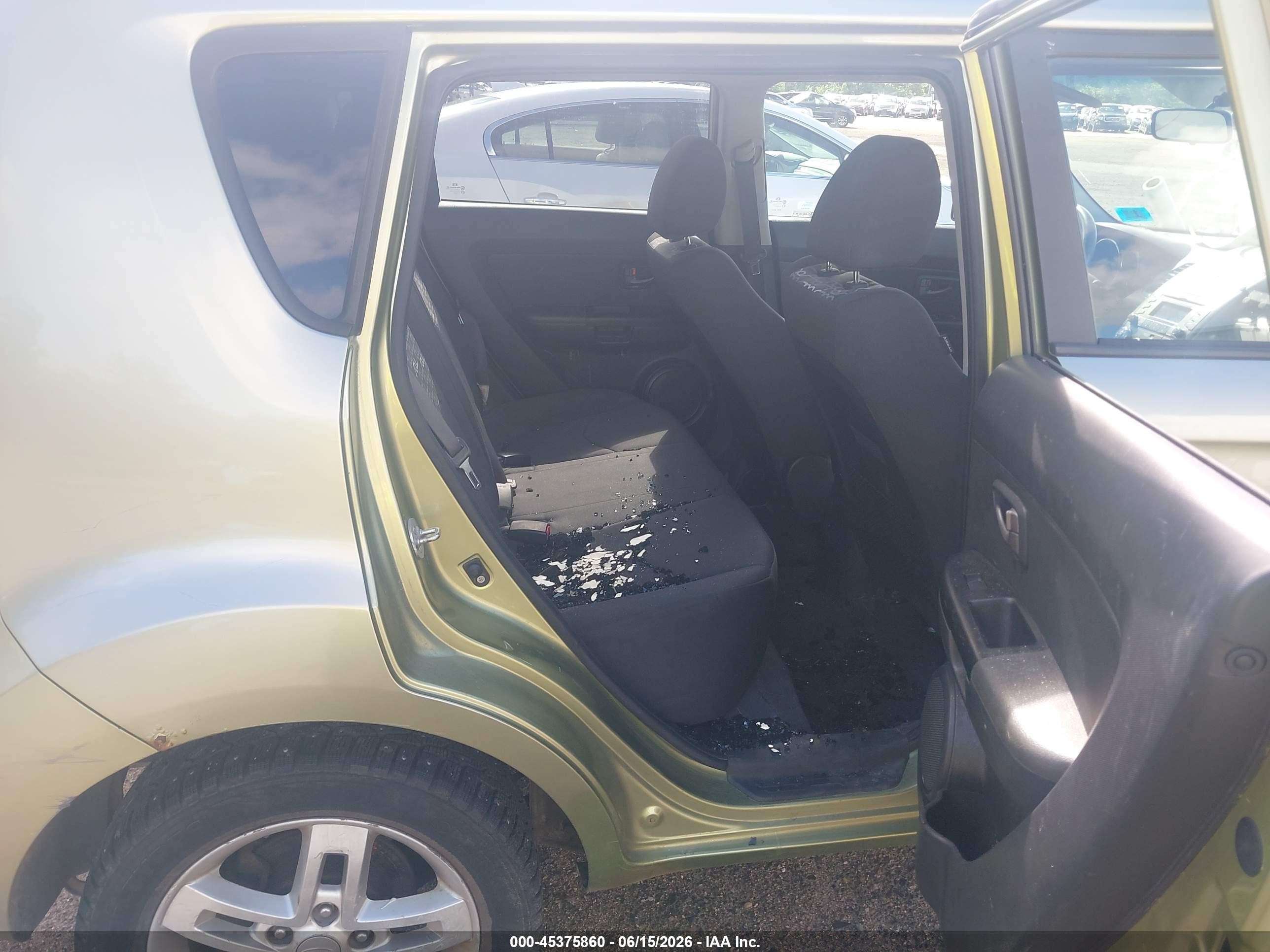 2011 Kia Soul + Green vin: KNDJT2A20B7197818