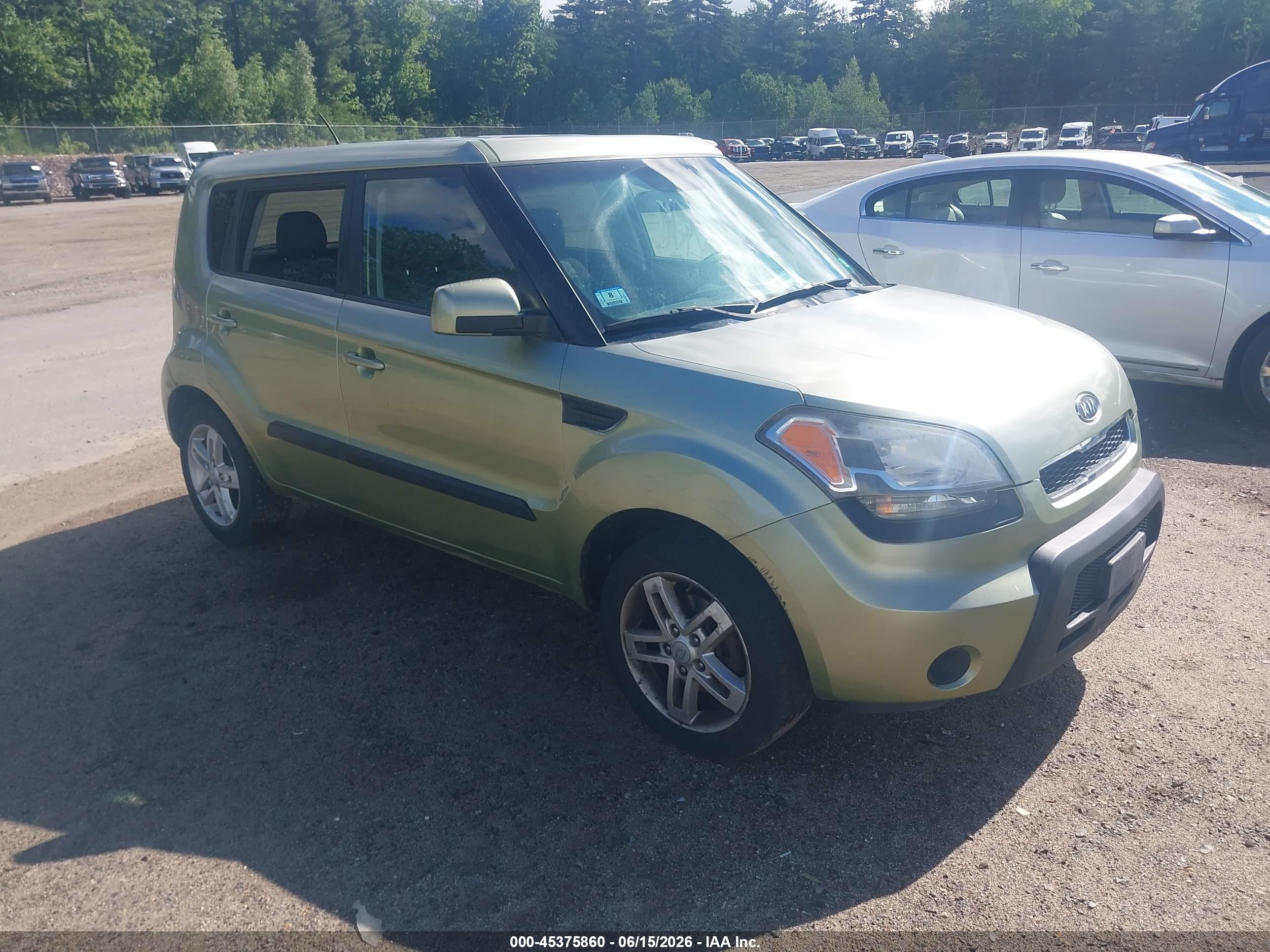 2011 Kia Soul + Green vin: KNDJT2A20B7197818