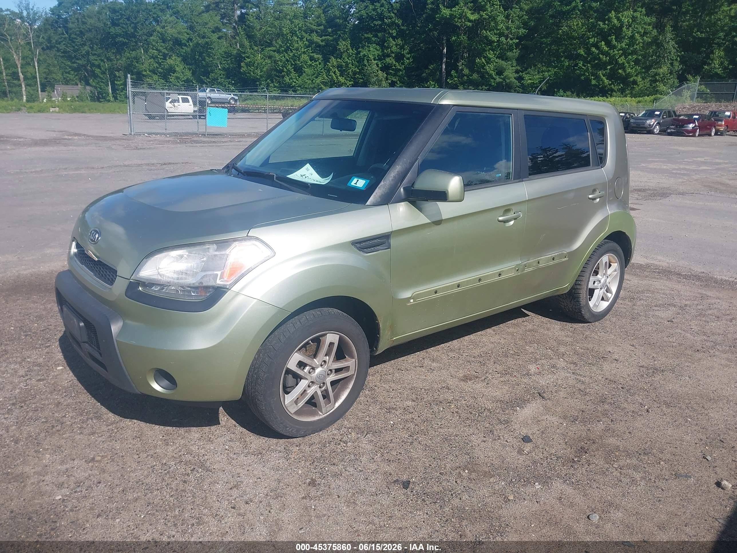 2011 Kia Soul + Green vin: KNDJT2A20B7197818