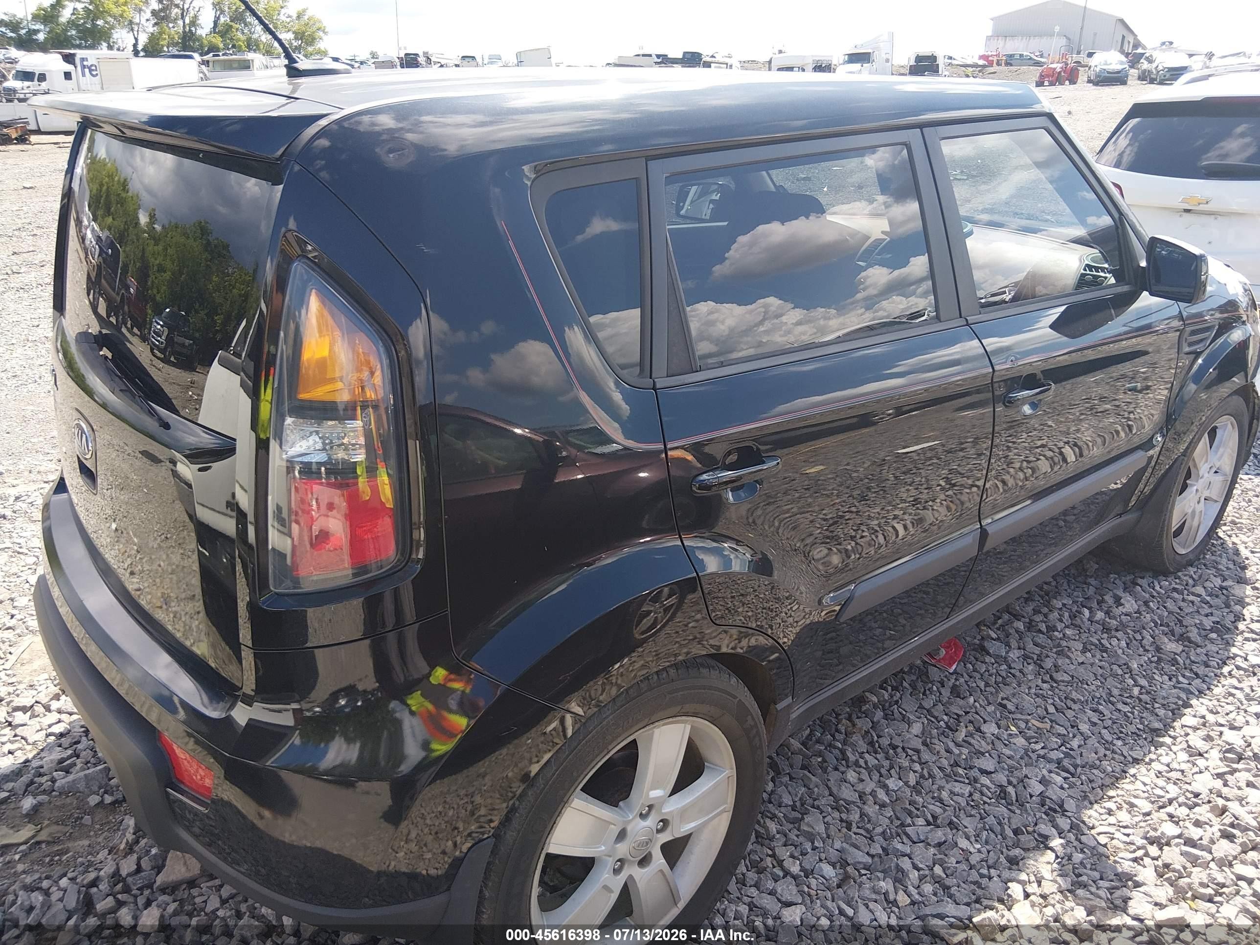 2011 Kia Soul Sport Black vin: KNDJT2A20B7214102