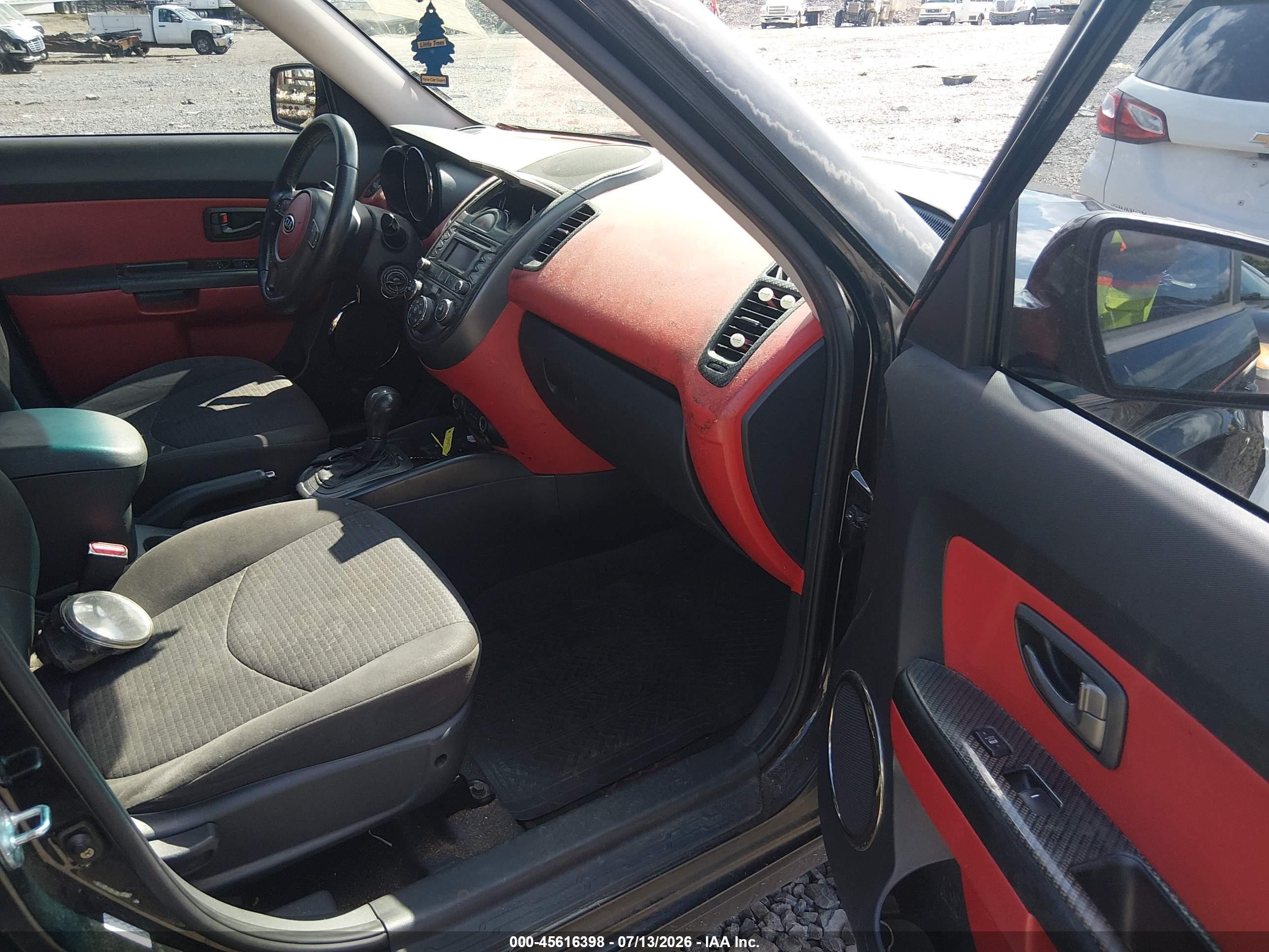 2011 Kia Soul Sport Black vin: KNDJT2A20B7214102
