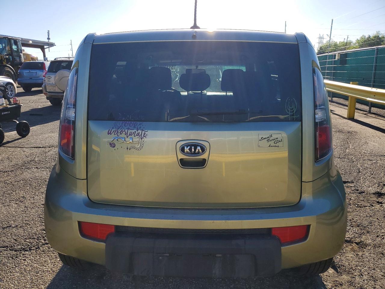 2011 Kia Soul + Зеленый vin: KNDJT2A20B7238464