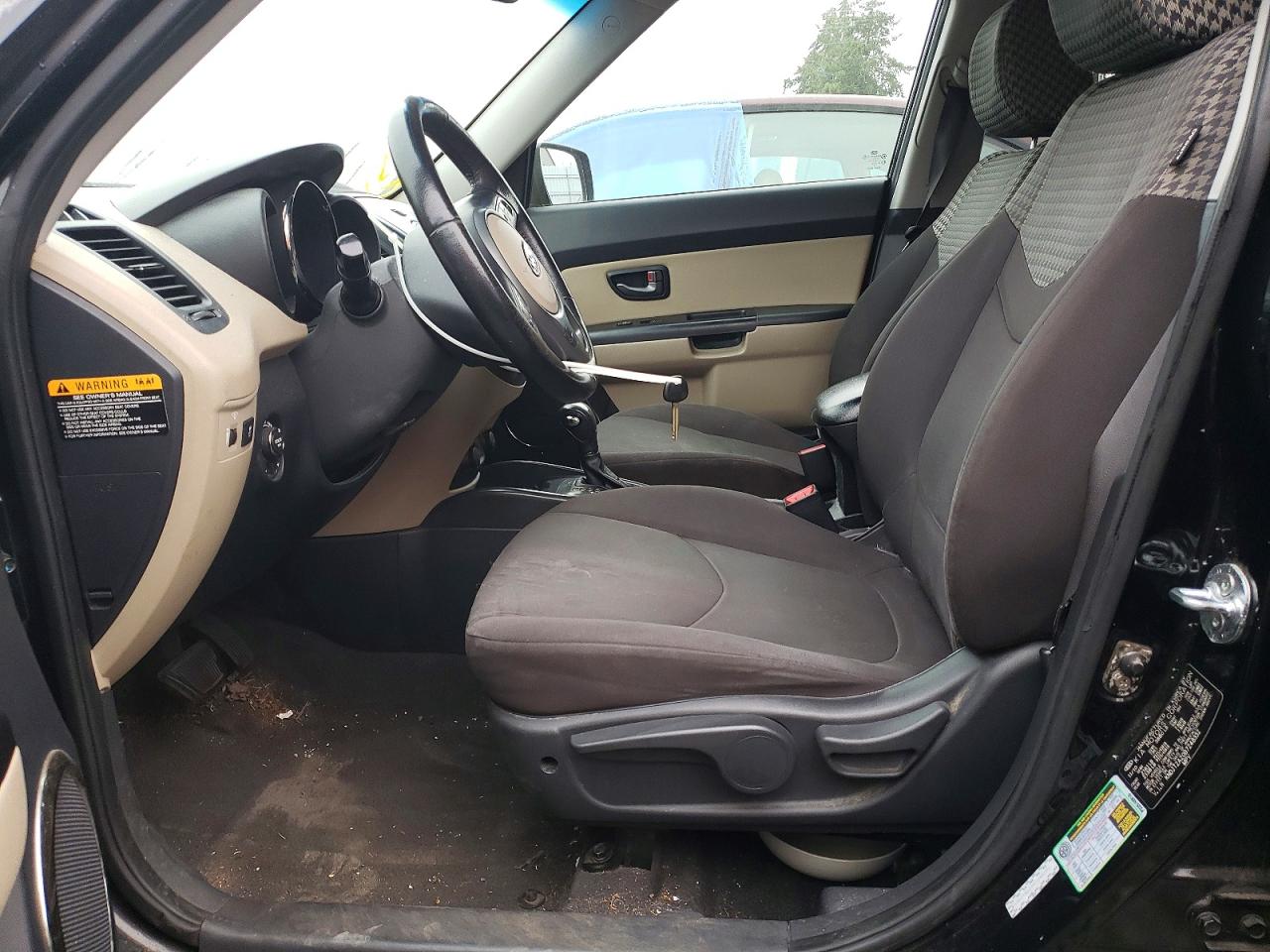 2011 Kia Soul ! Black vin: KNDJT2A20B7248332