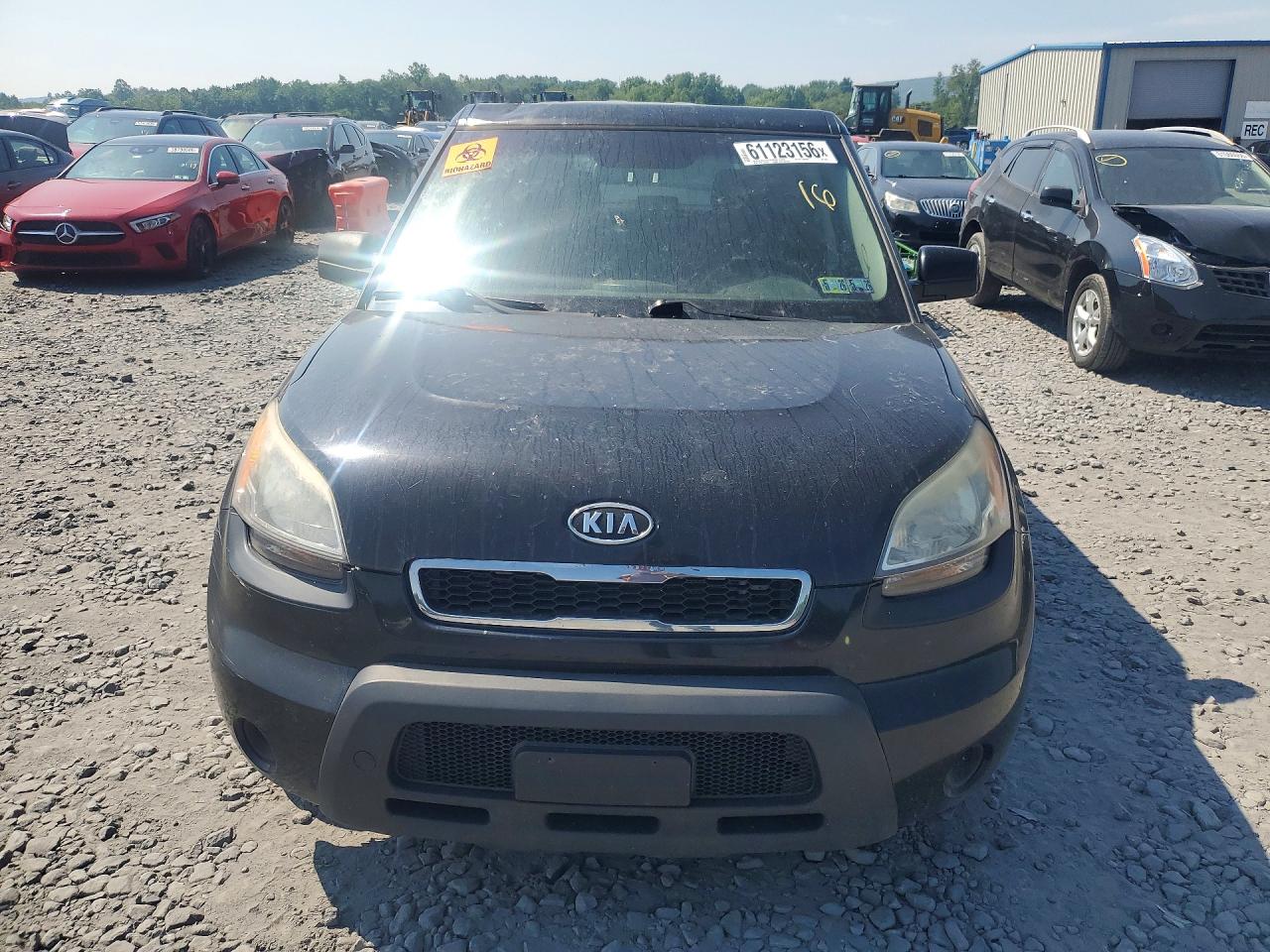 2011 Kia Soul + Black vin: KNDJT2A20B7250341