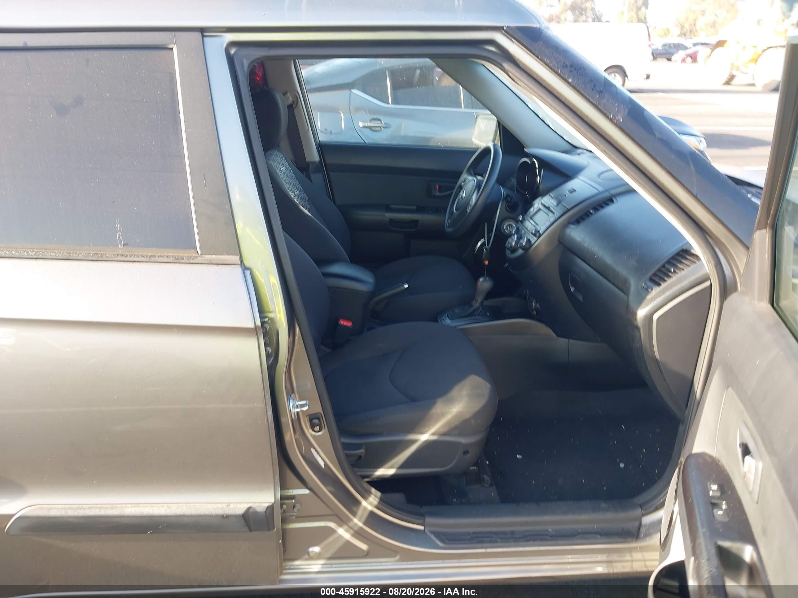 2011 Kia Soul + Серый vin: KNDJT2A20B7260013