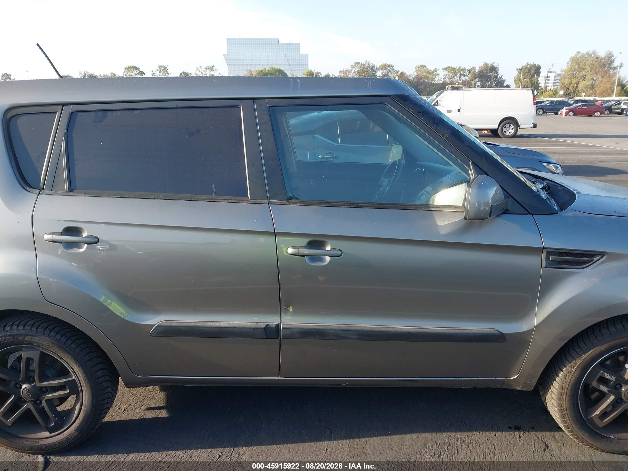 2011 Kia Soul + Серый vin: KNDJT2A20B7260013