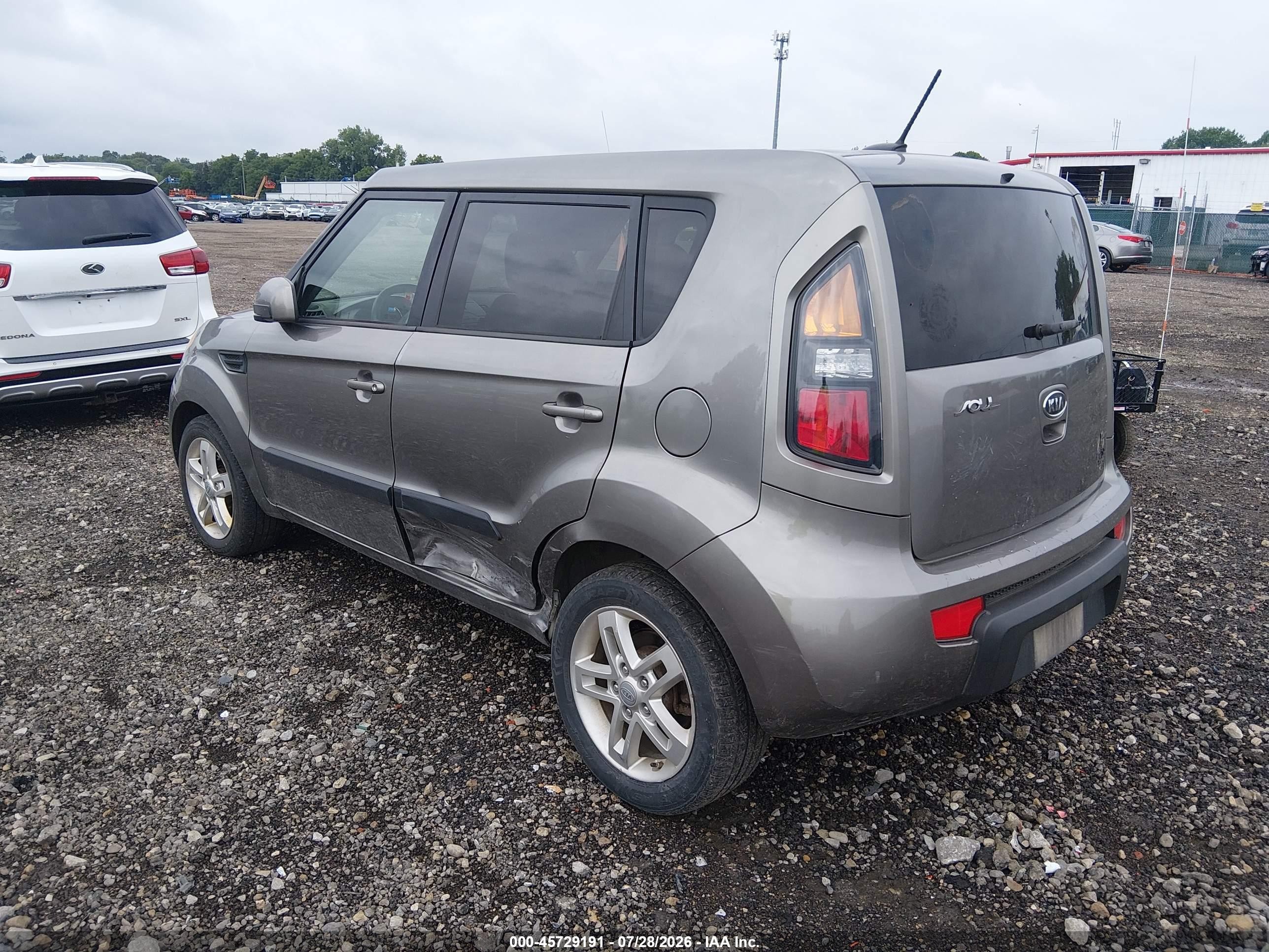 2011 Kia Soul + Gray vin: KNDJT2A20B7260383