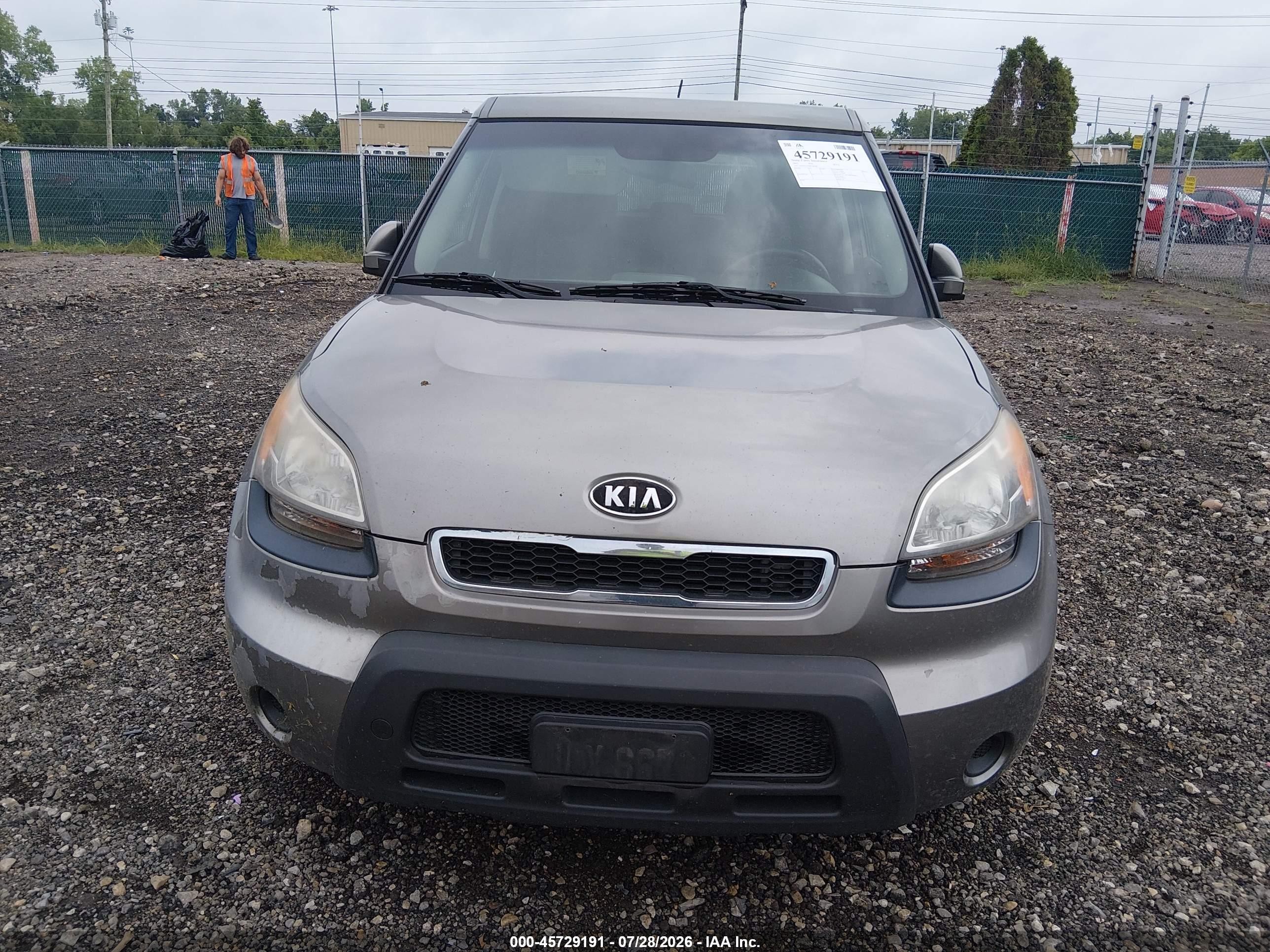 2011 Kia Soul + Gray vin: KNDJT2A20B7260383