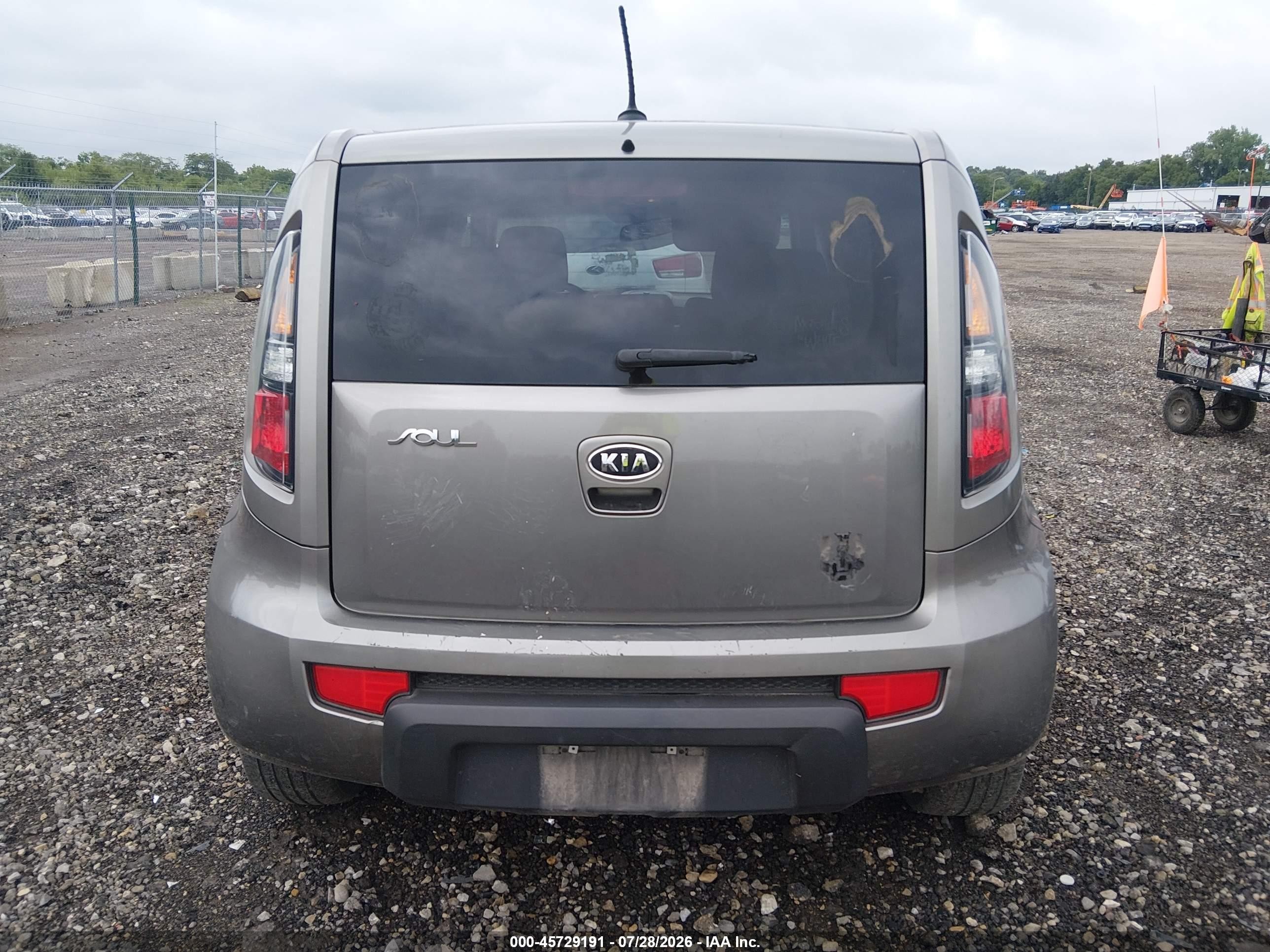 2011 Kia Soul + Gray vin: KNDJT2A20B7260383