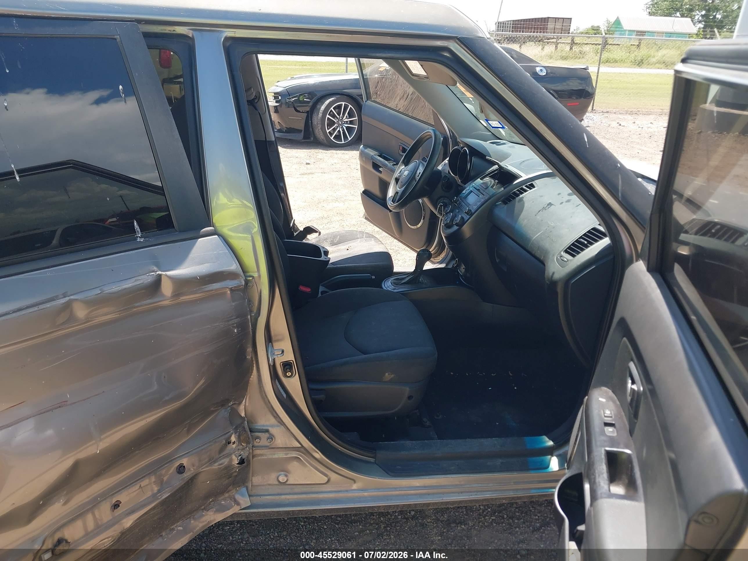 2011 Kia Soul + Gray vin: KNDJT2A20B7269505