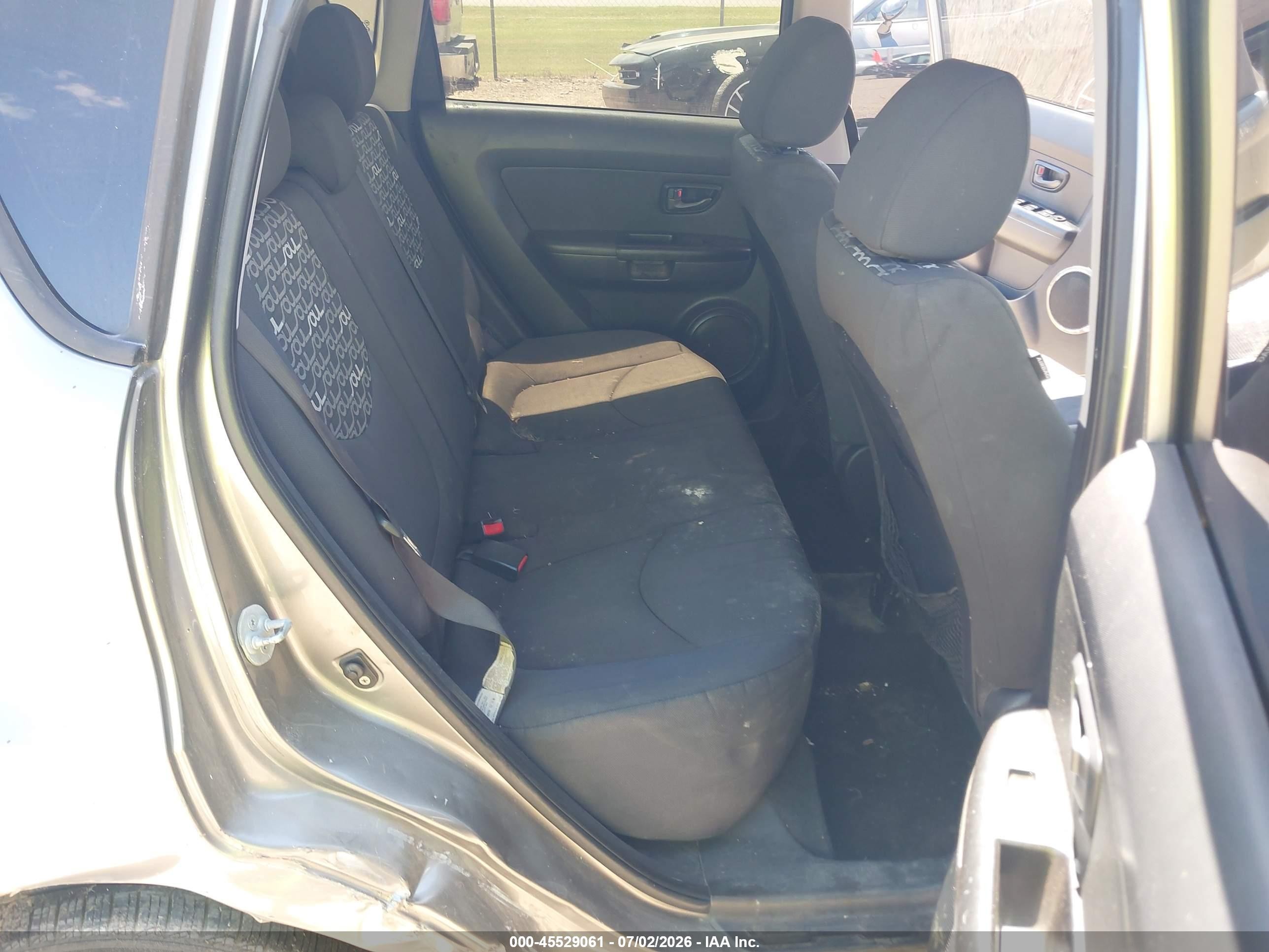 2011 Kia Soul + Gray vin: KNDJT2A20B7269505