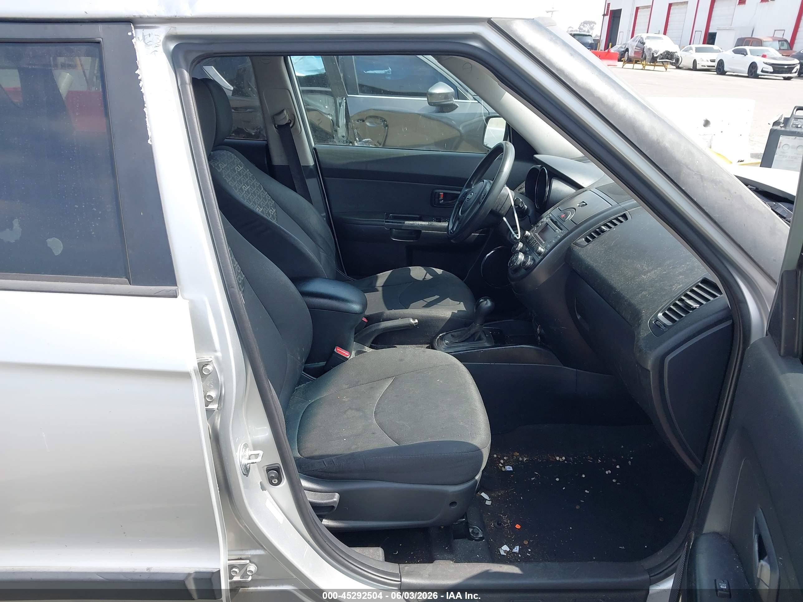 2011 Kia Soul + Silver vin: KNDJT2A20B7306326