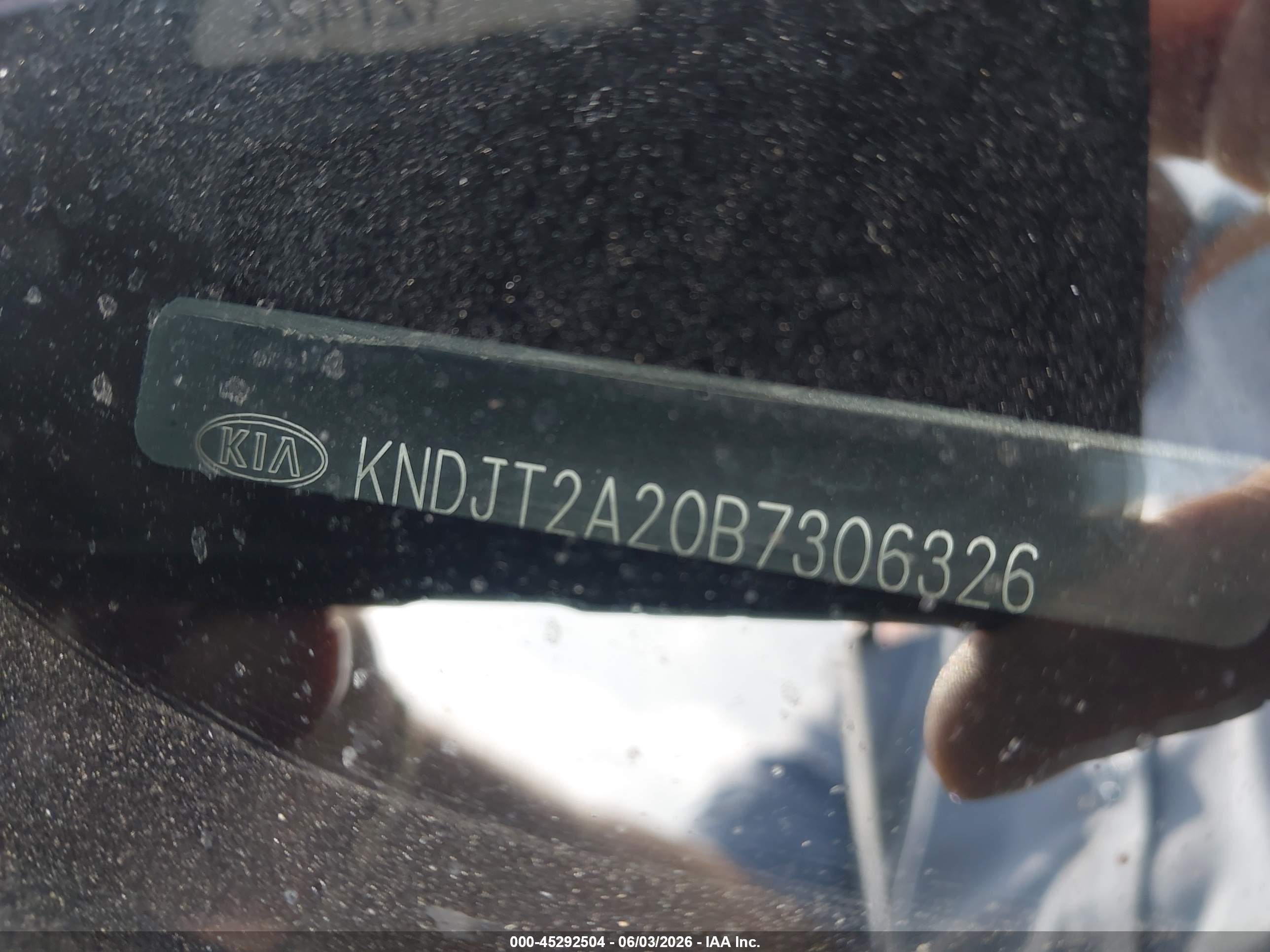 2011 Kia Soul + Silver vin: KNDJT2A20B7306326