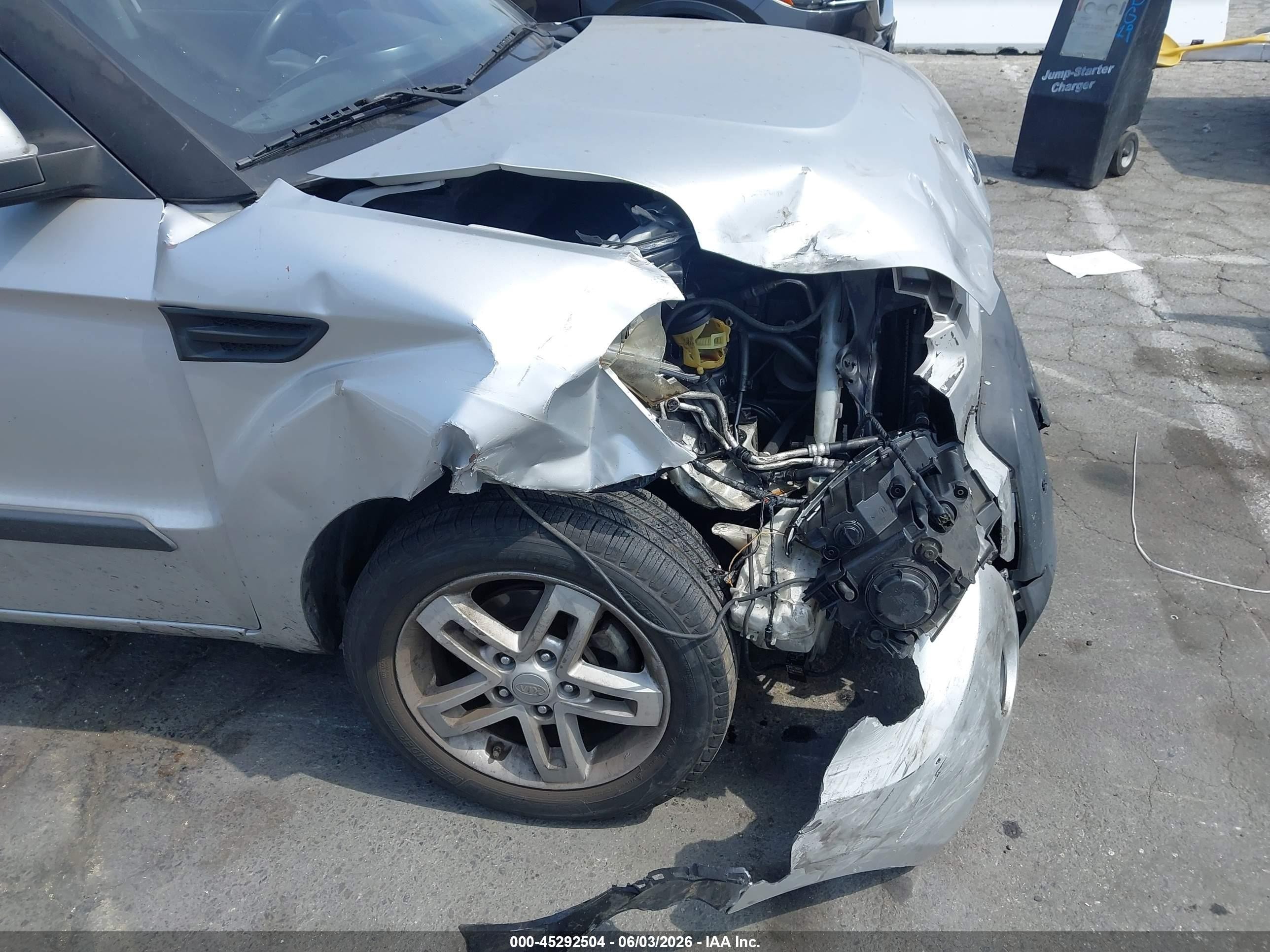 2011 Kia Soul + Silver vin: KNDJT2A20B7306326