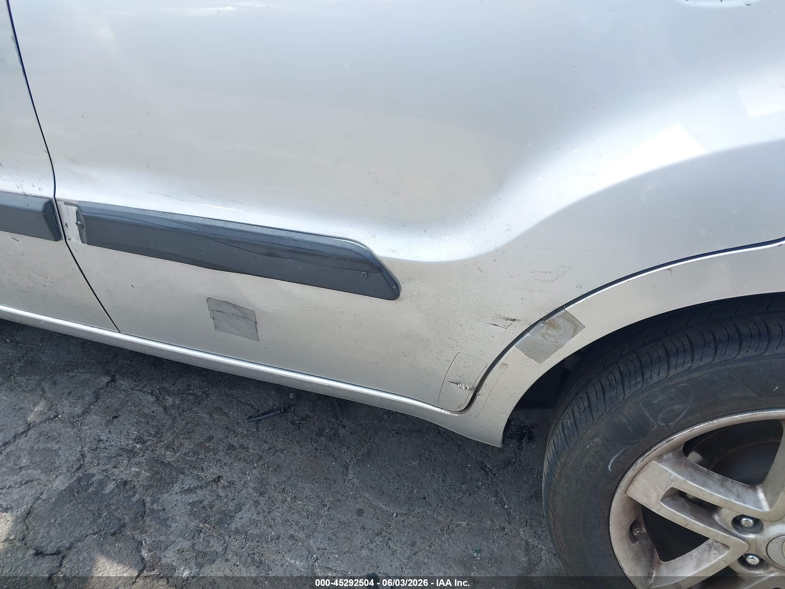 2011 Kia Soul + Silver vin: KNDJT2A20B7306326