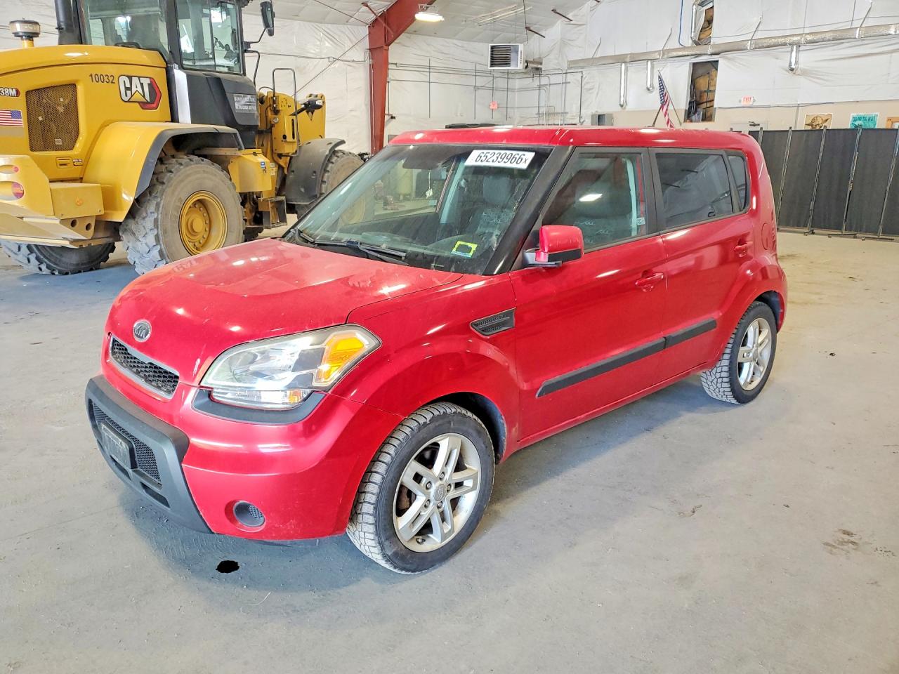 2011 Kia Soul + Red vin: KNDJT2A20B7324535