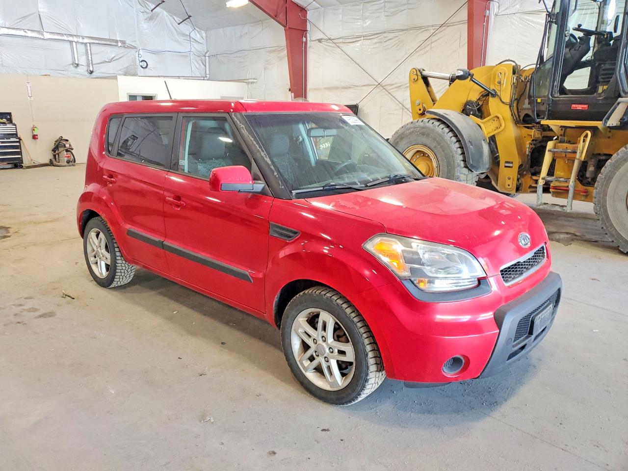 2011 Kia Soul + Red vin: KNDJT2A20B7324535