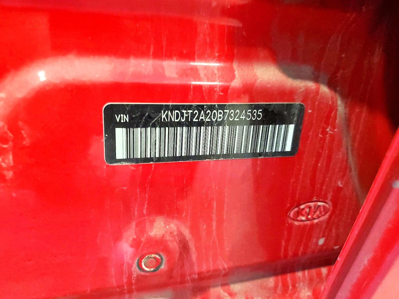 2011 Kia Soul + Red vin: KNDJT2A20B7324535