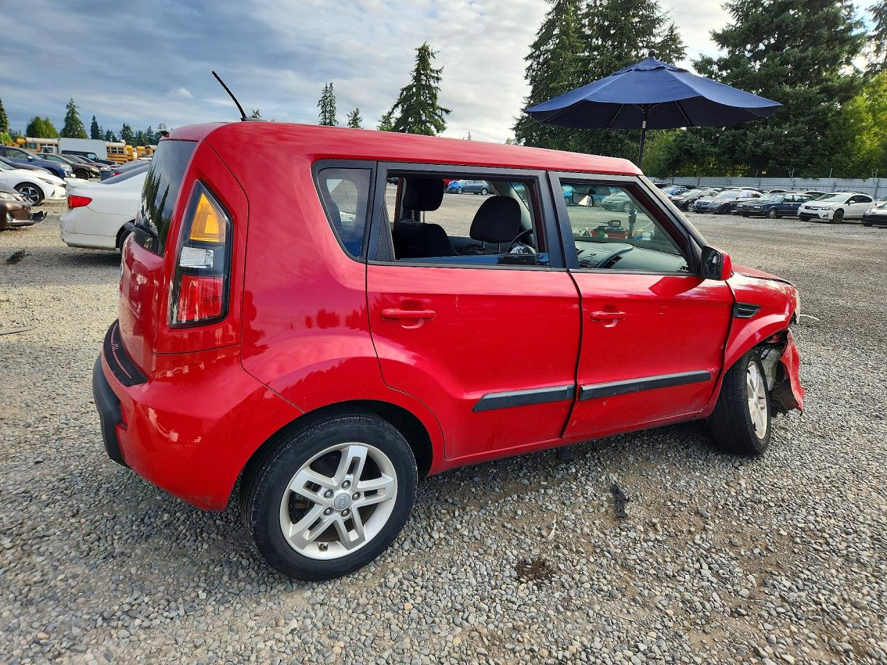 2011 Kia Soul + Red vin: KNDJT2A20B7331887