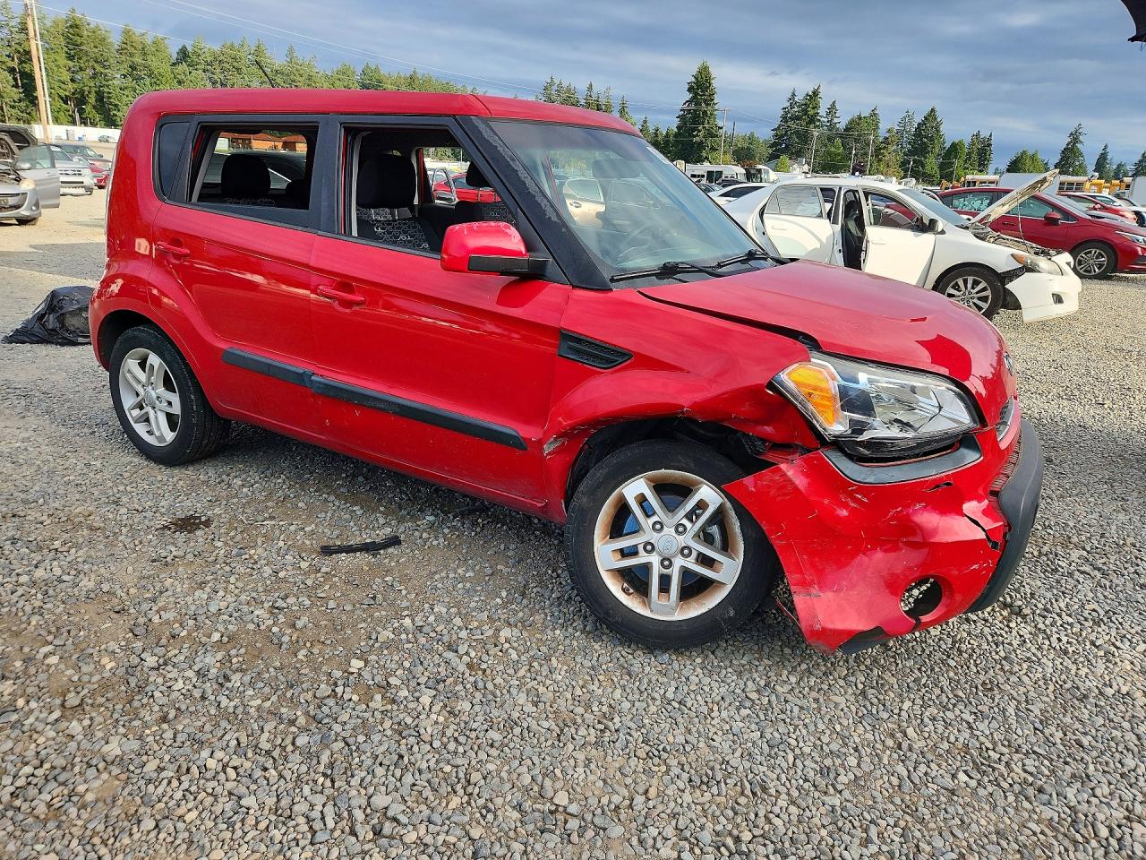2011 Kia Soul + Red vin: KNDJT2A20B7331887
