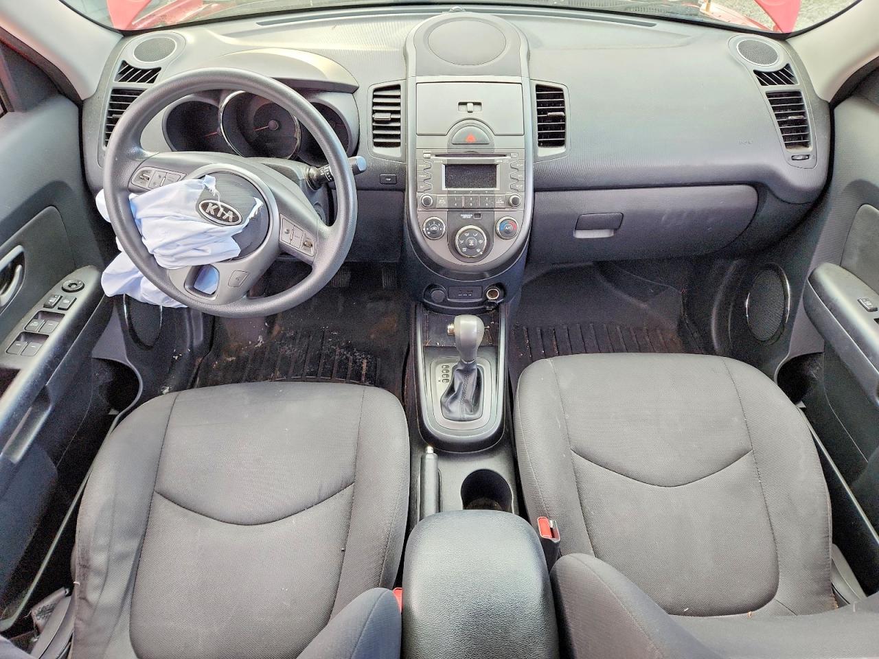 2011 Kia Soul + Red vin: KNDJT2A20B7331887