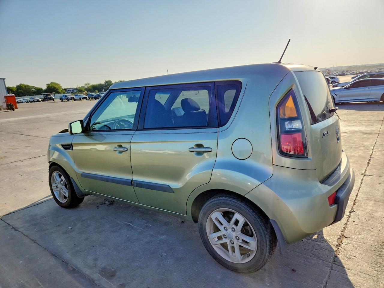 2011 Kia Soul + Green vin: KNDJT2A20B7339164