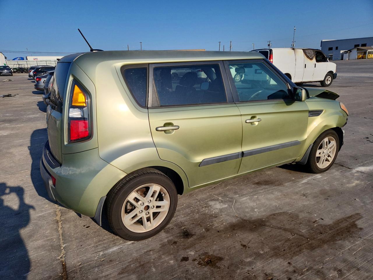 2011 Kia Soul + Green vin: KNDJT2A20B7339164