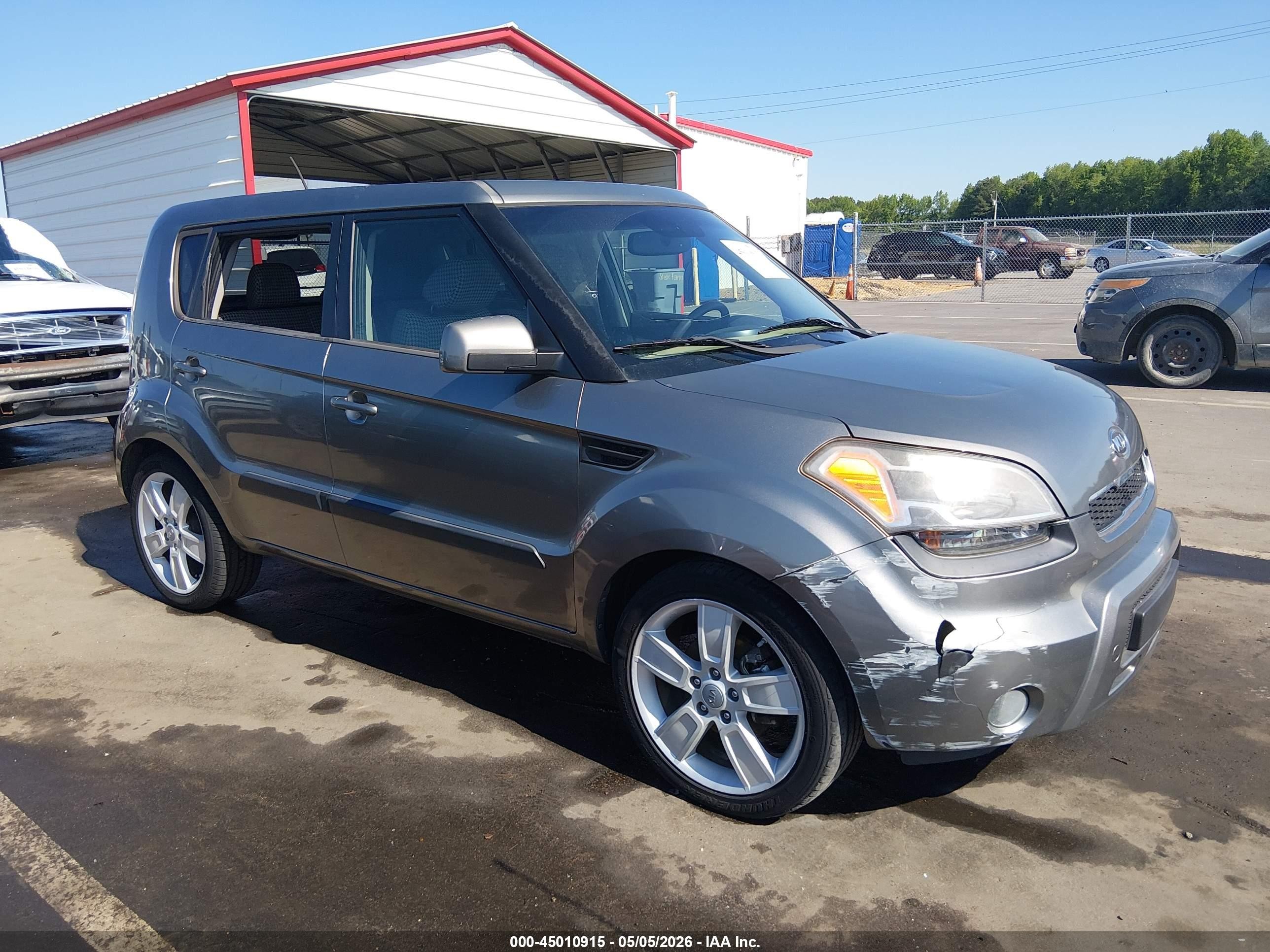2011 Kia Soul ! Silver vin: KNDJT2A20B7345465