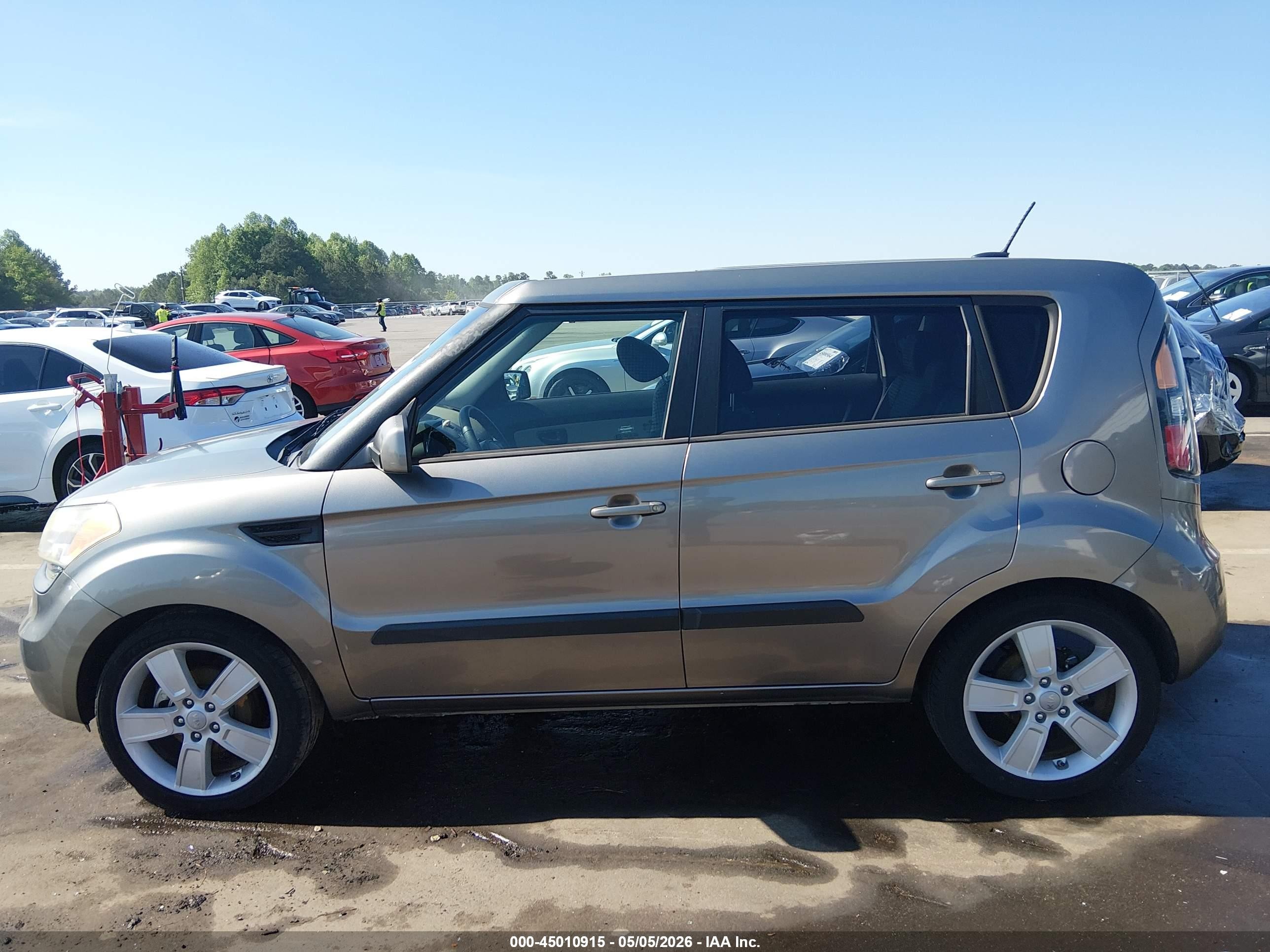 2011 Kia Soul ! Серебряный vin: KNDJT2A20B7345465