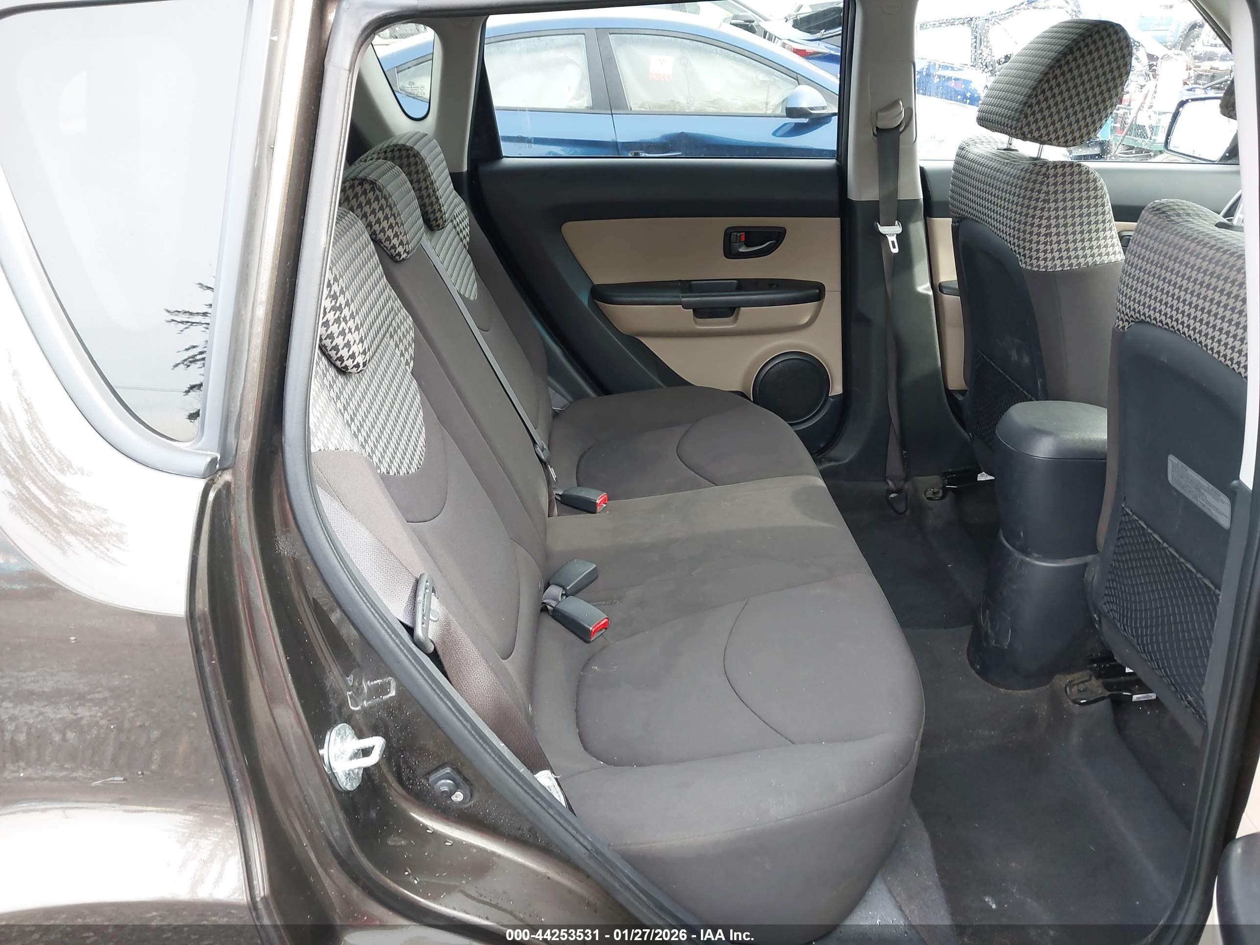 2010 Kia Soul ! Brown vin: KNDJT2A21A7124424