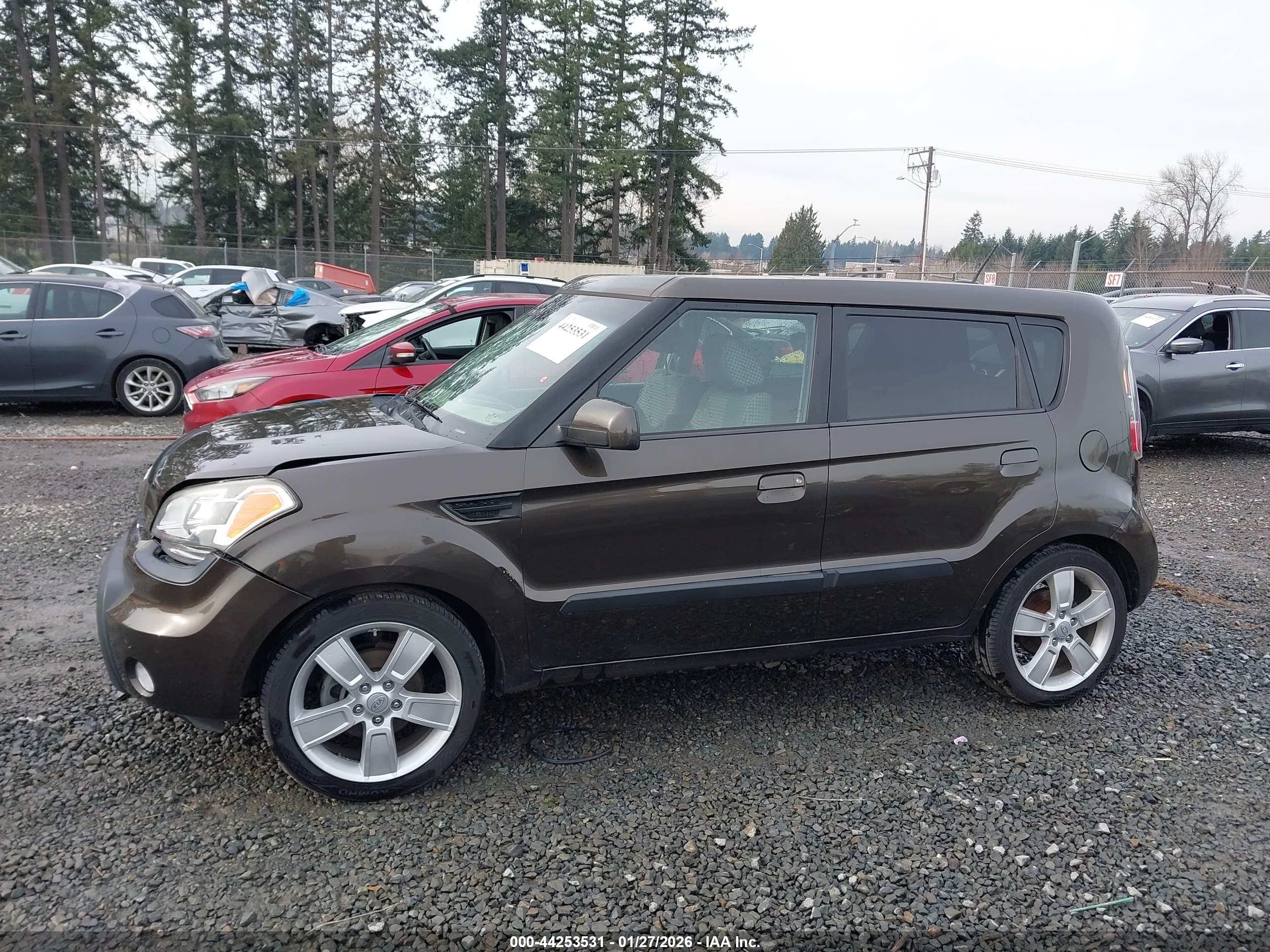 2010 Kia Soul ! Brown vin: KNDJT2A21A7124424